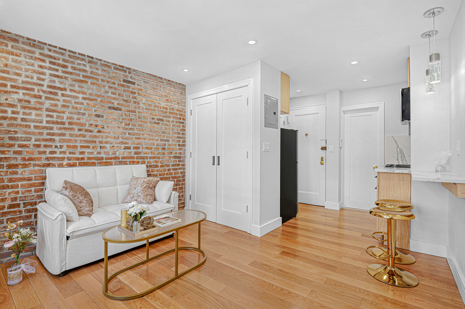 #7 photo, 451 W 22ND Street, Chelsea , NY 10011