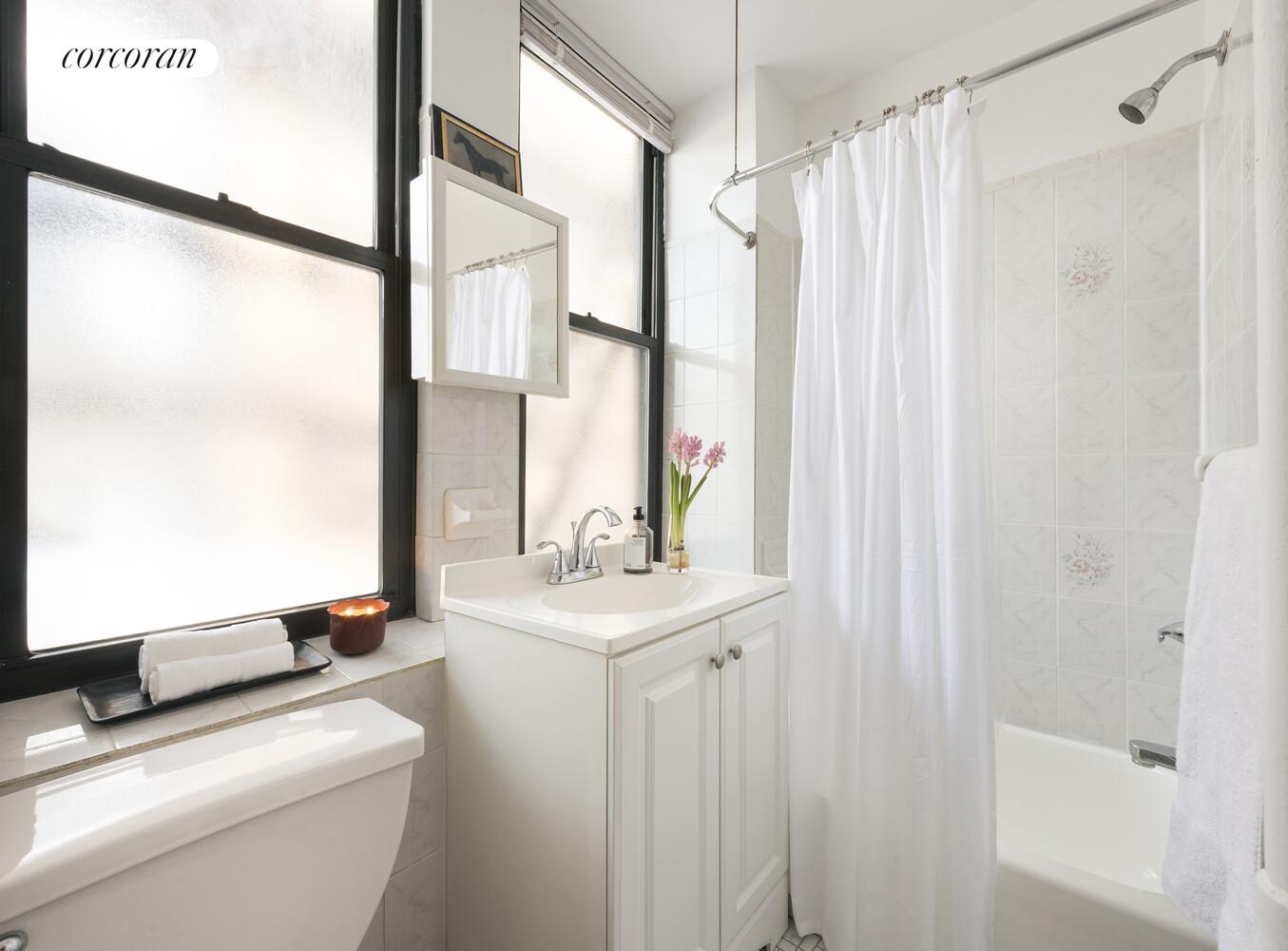 #7 photo, 237 ELDRIDGE Street, Lower East Side , NY 10002