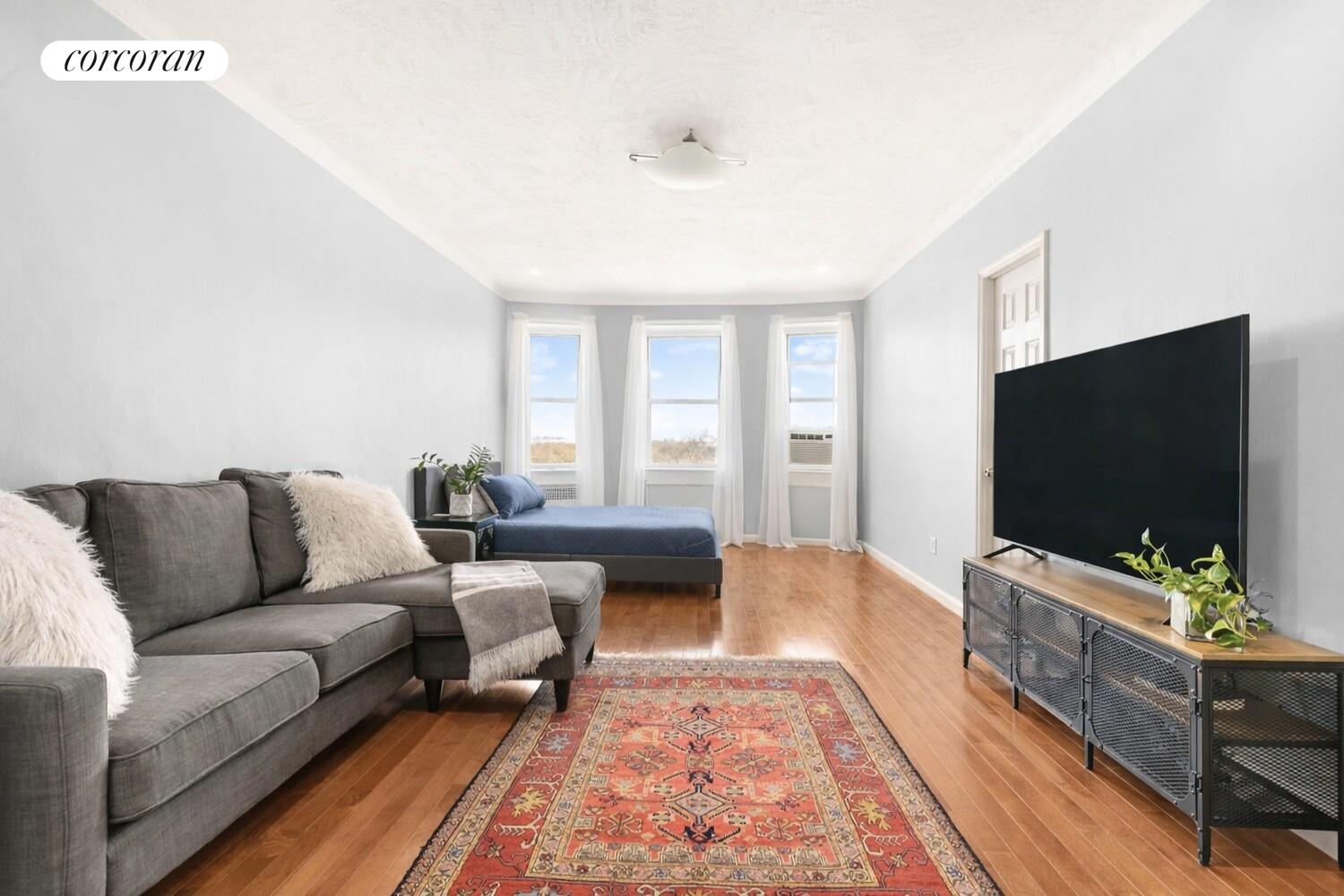 #3 photo, 920 E 17TH Street, 브루클린 Midwood , NY 11230