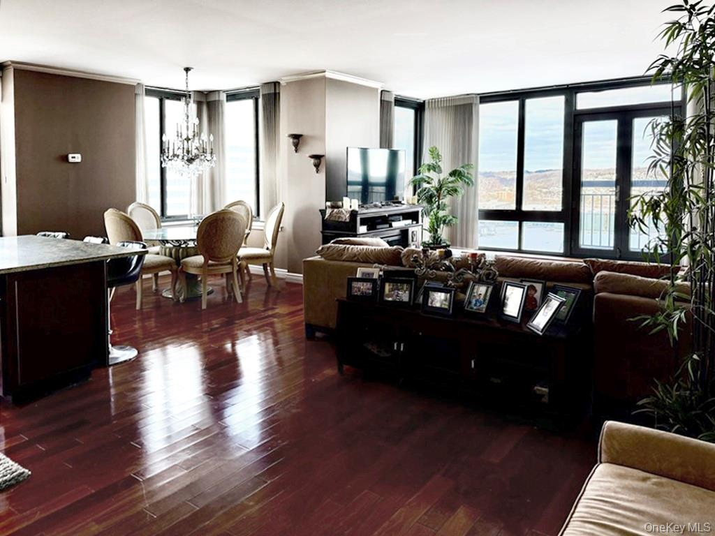 #3 photo, 10 City Place, White Plains , NY 10601