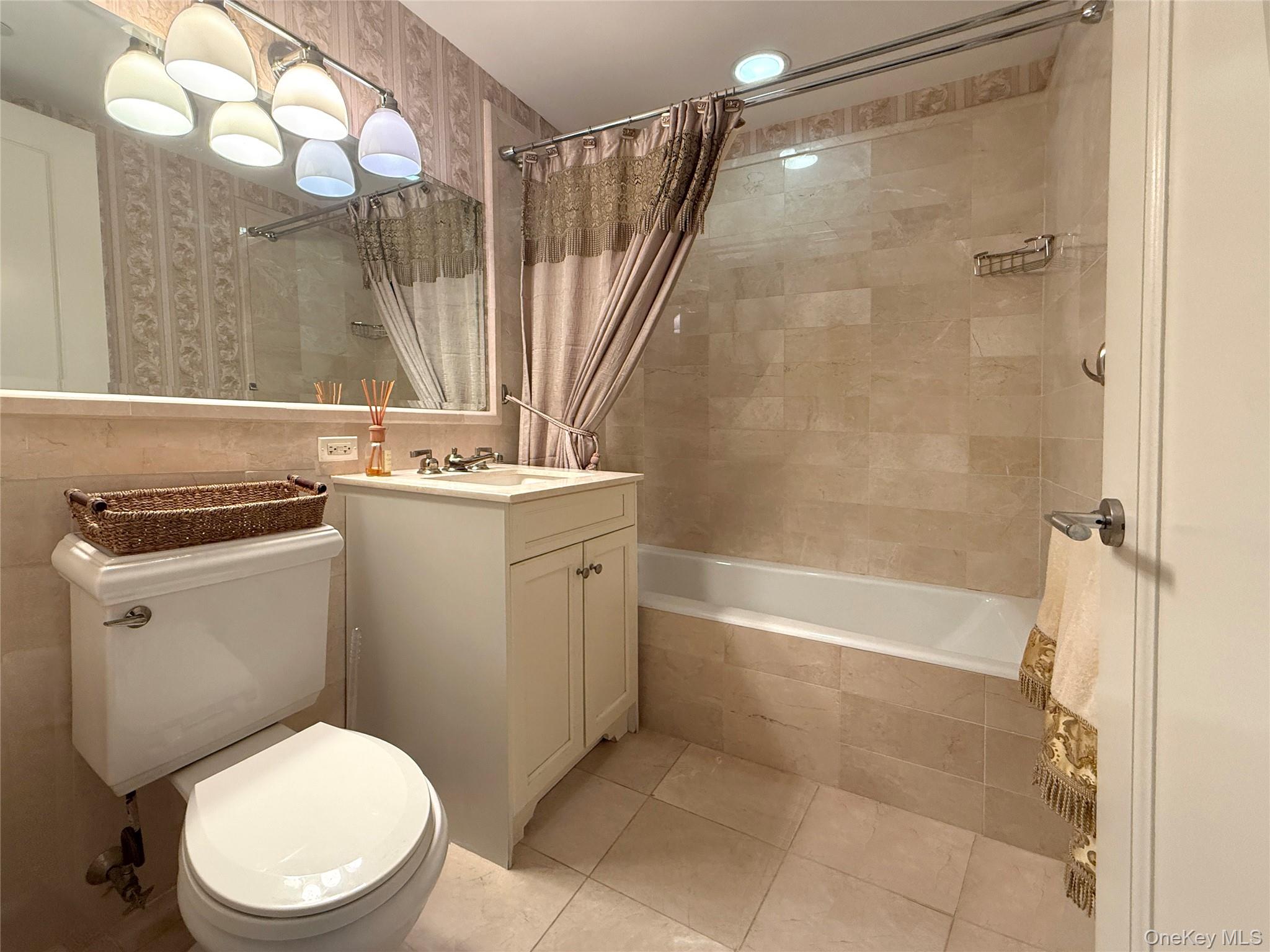 #8 photo, 10 City Place, White Plains , NY 10601