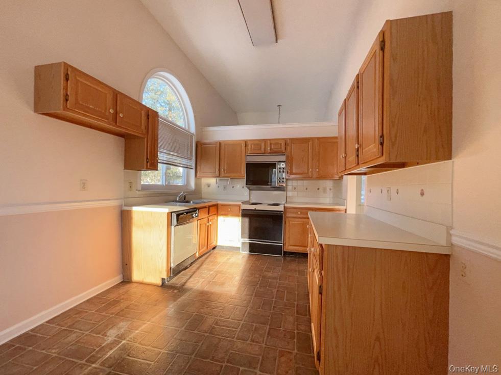 #4 photo, 1 Cushing Green, Pawling , NY 12564