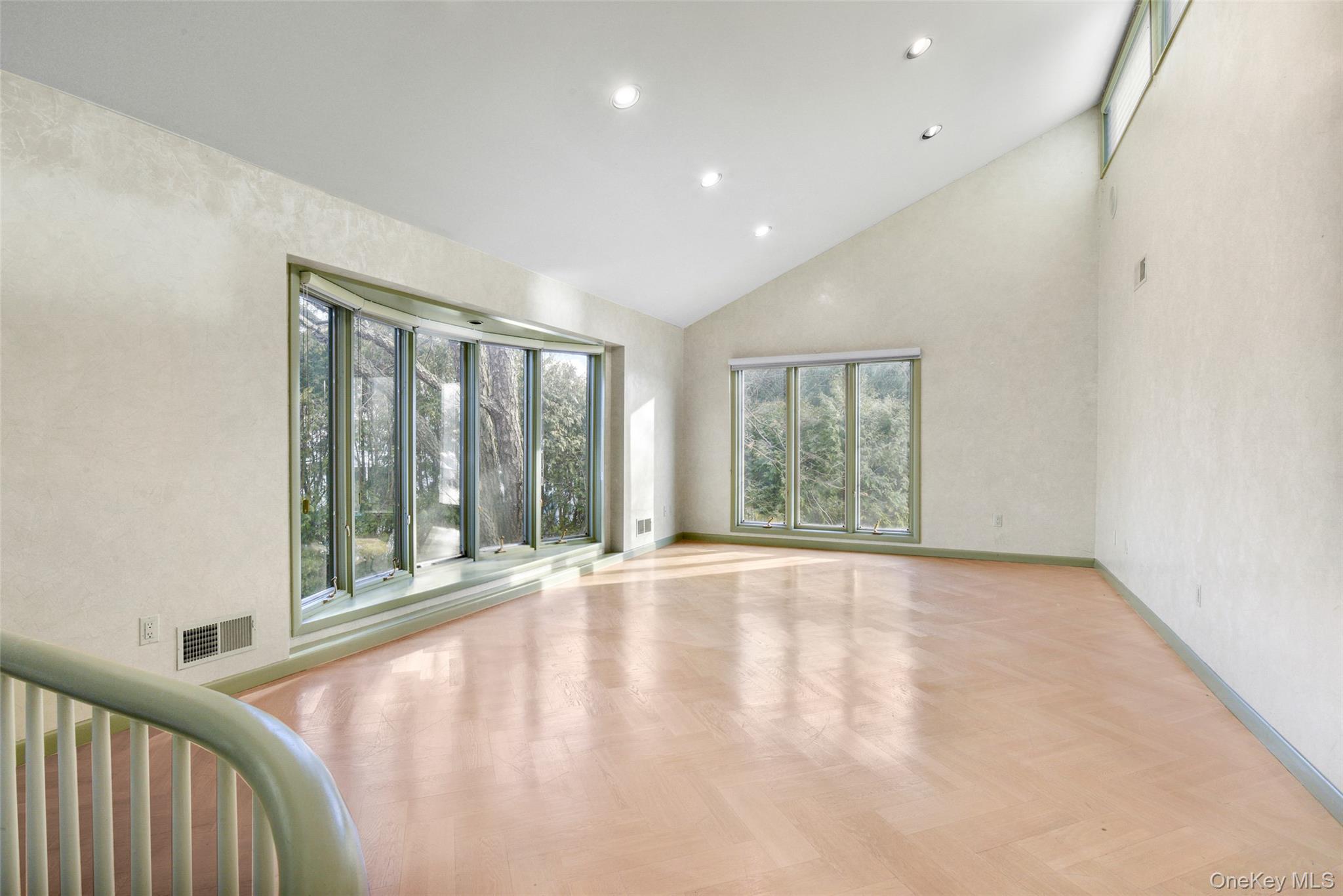 #8 photo, 31 Clover Place, New Rochelle , NY 10805