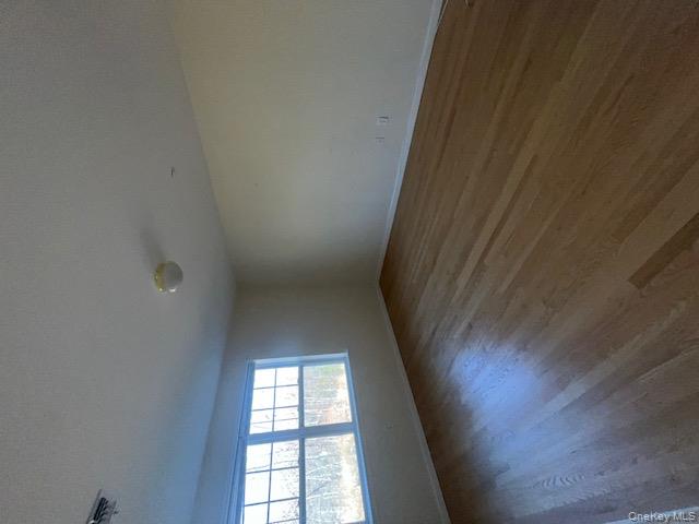 #5 photo, 200 Woodcrest Lane, Mount Kisco , NY 10549