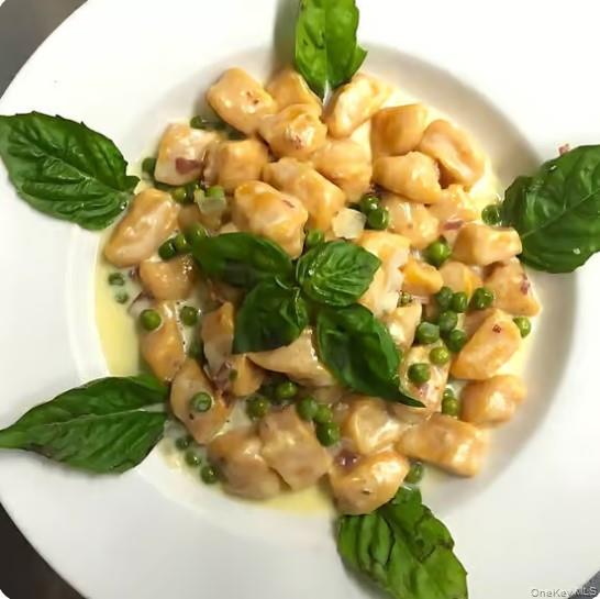 #4 photo, 12 West Main, White Plains , NY 10523