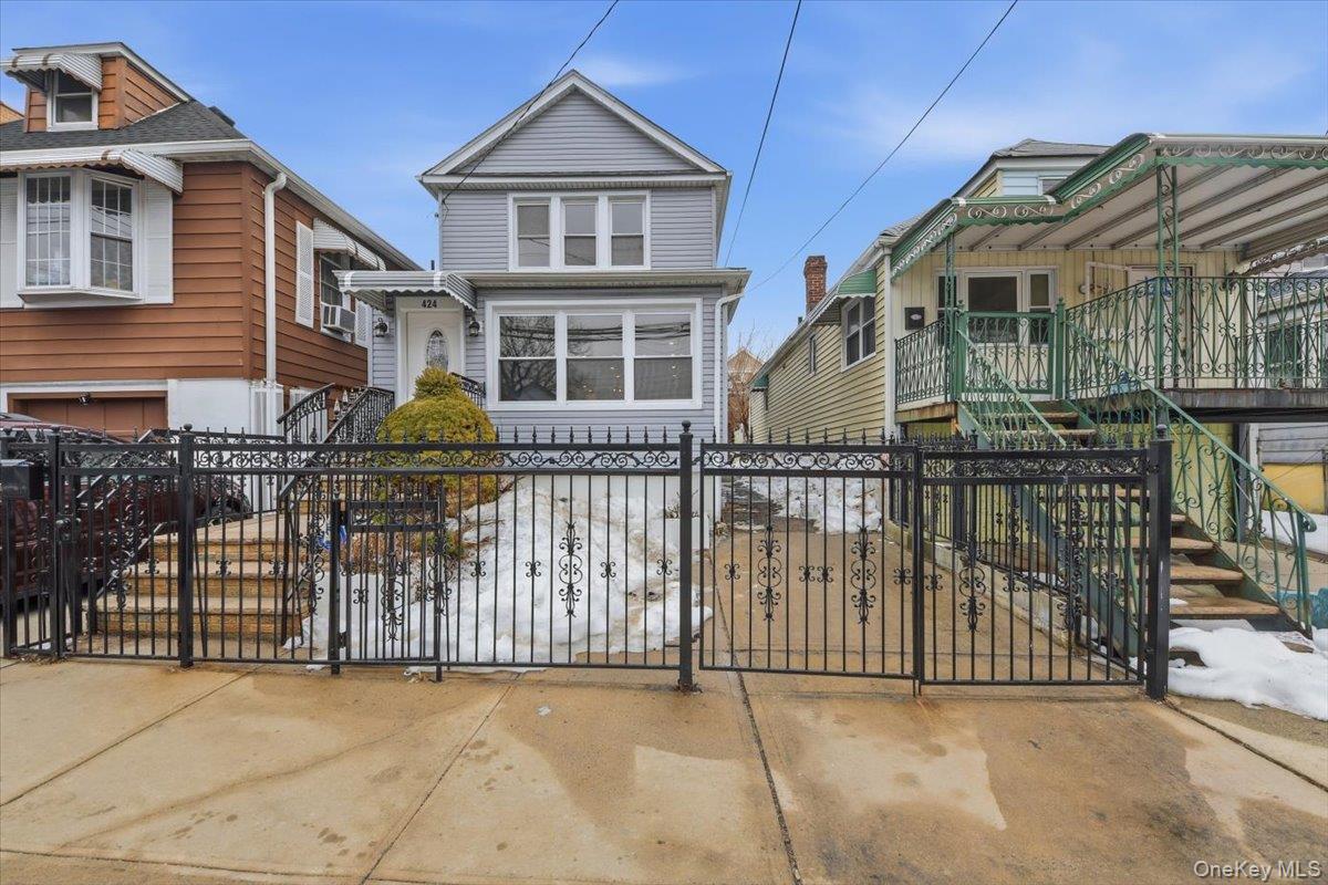#2 photo, 424 Thieriot Avenue, 브롱크스 Bronx , NY 10473