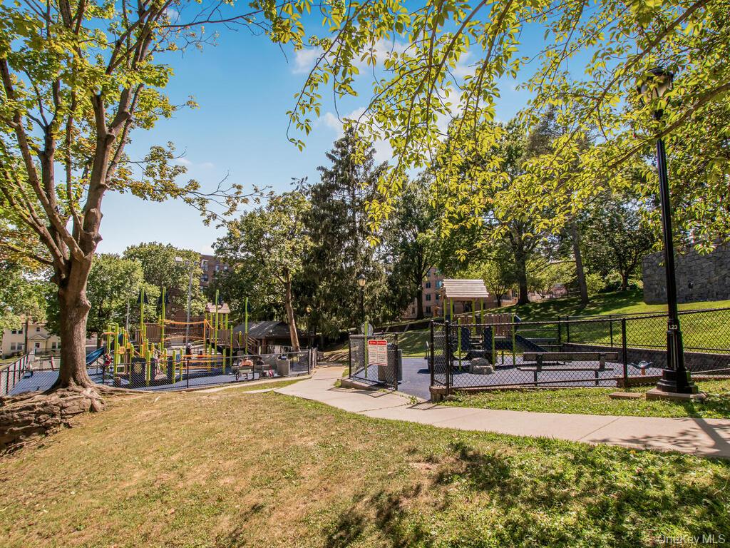 #15 photo, 10 Lake Street, White Plains , NY 10603