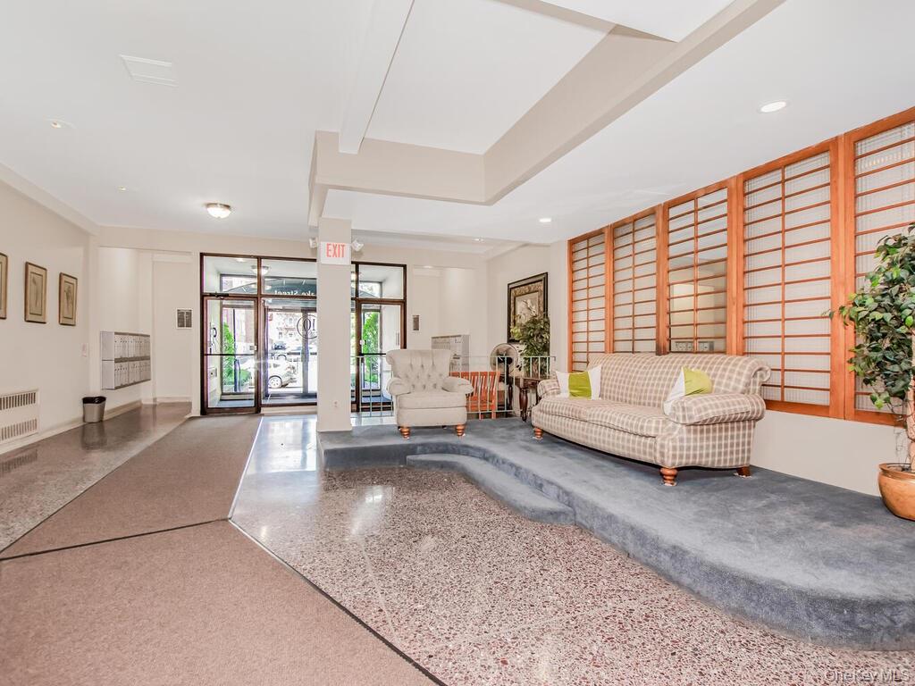 #3 photo, 10 Lake Street, White Plains , NY 10603