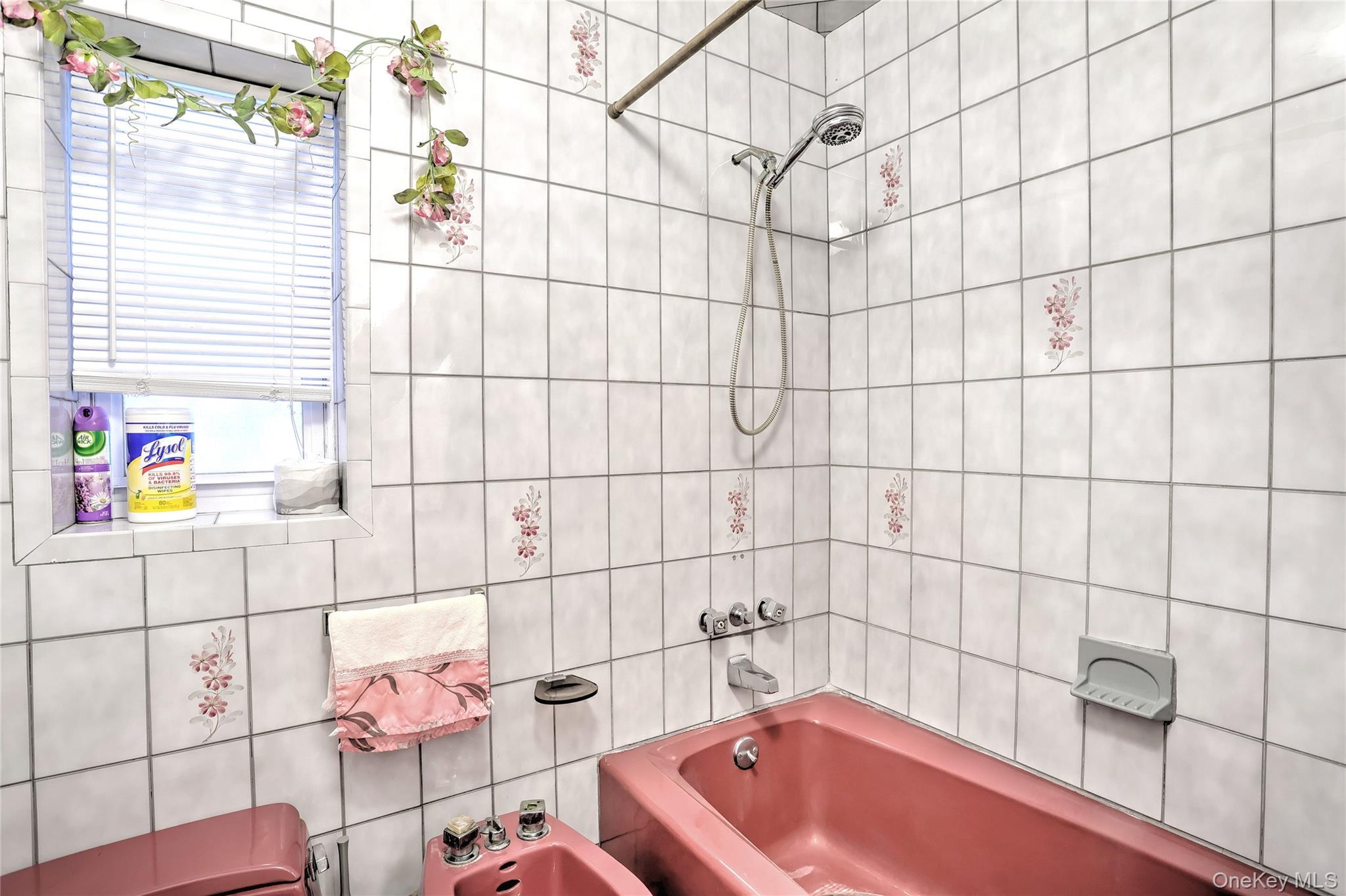 #14 photo, 815 Quincy Avenue, Bronx , NY 10465