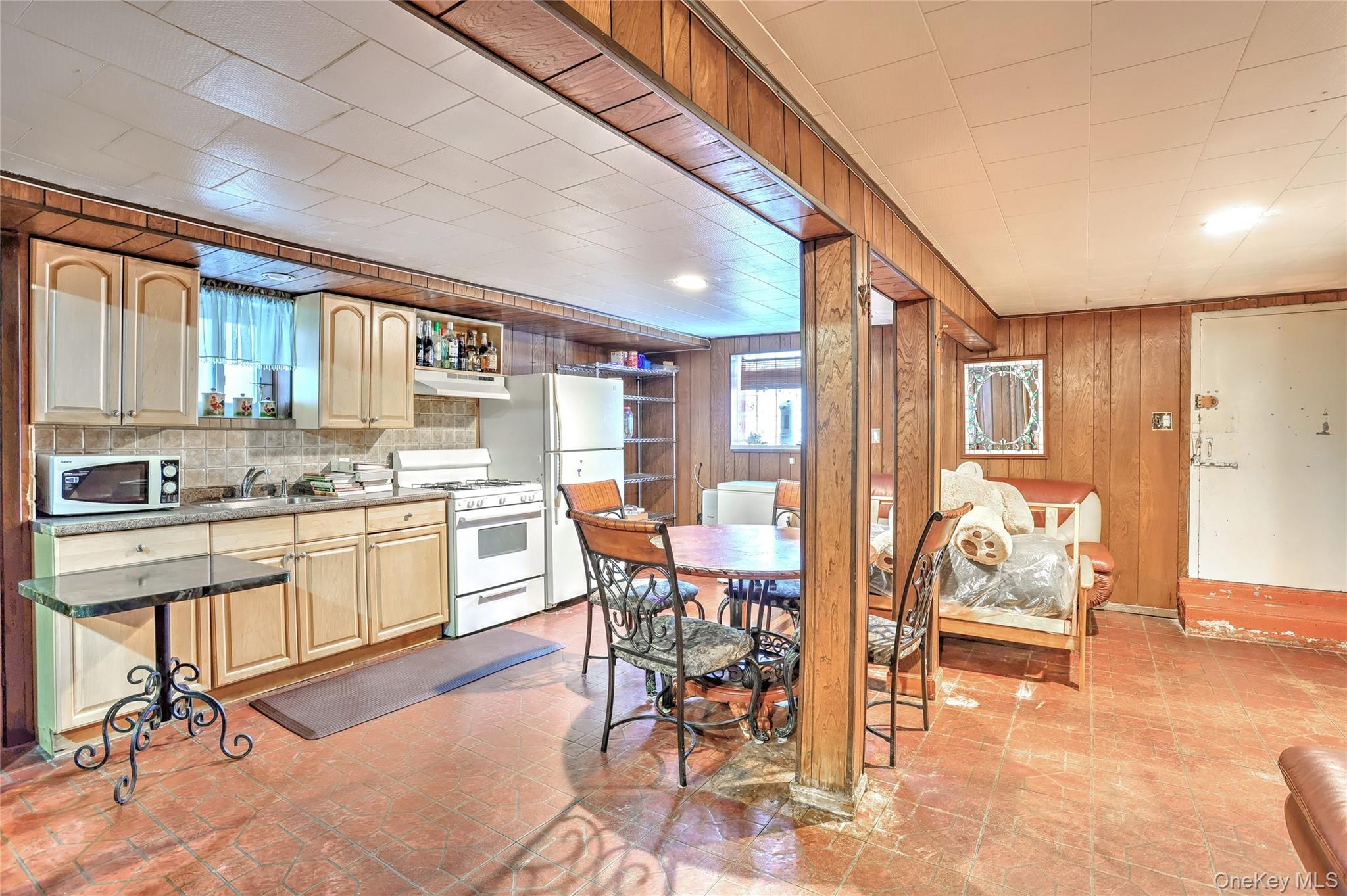 #17 photo, 815 Quincy Avenue, Bronx , NY 10465