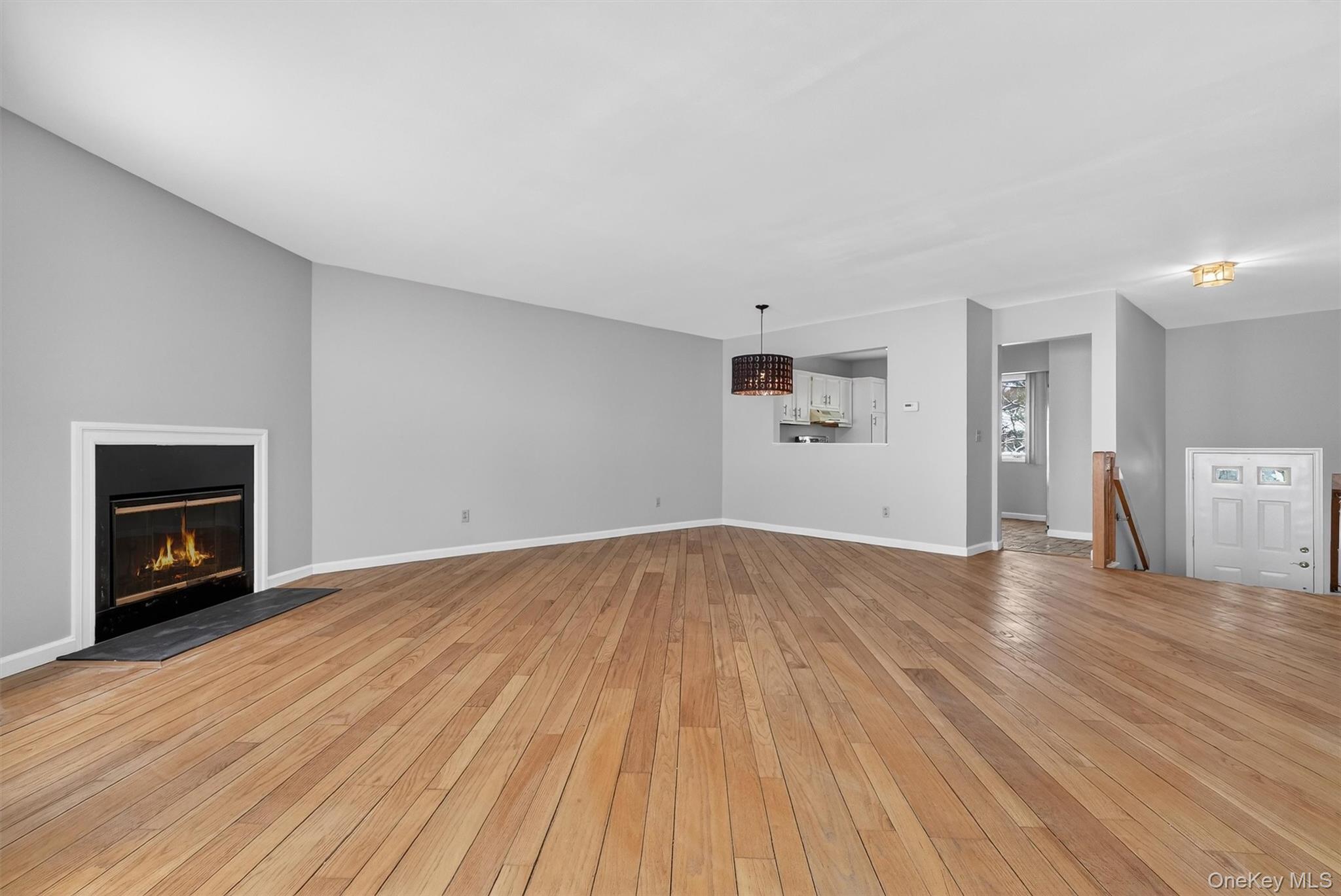 #13 photo, 2003 Regent, Mount Kisco , NY 10549