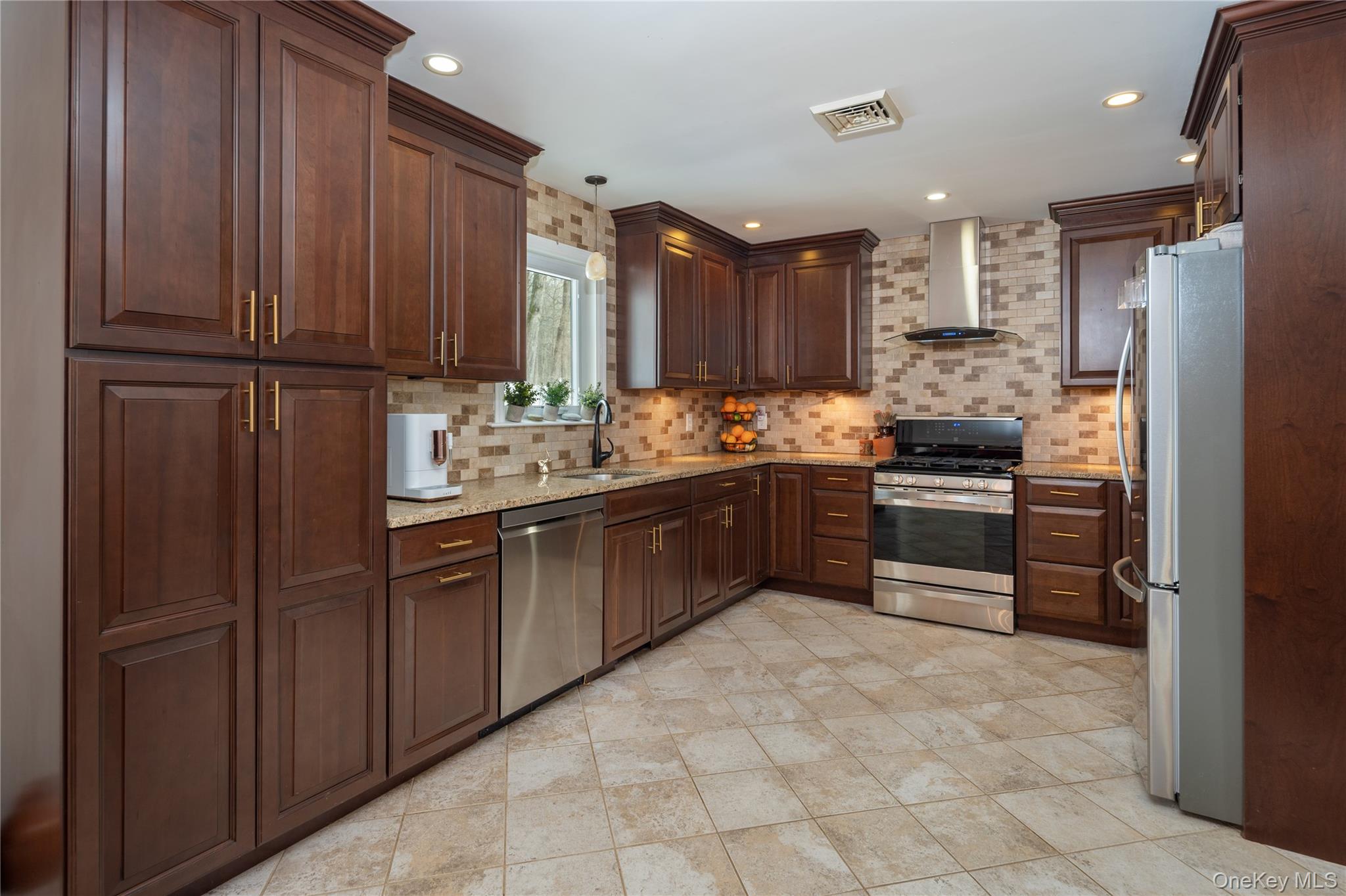 #11 photo, 21 Franklin Drive, 뉴욕주 Mahopac , NY 10541