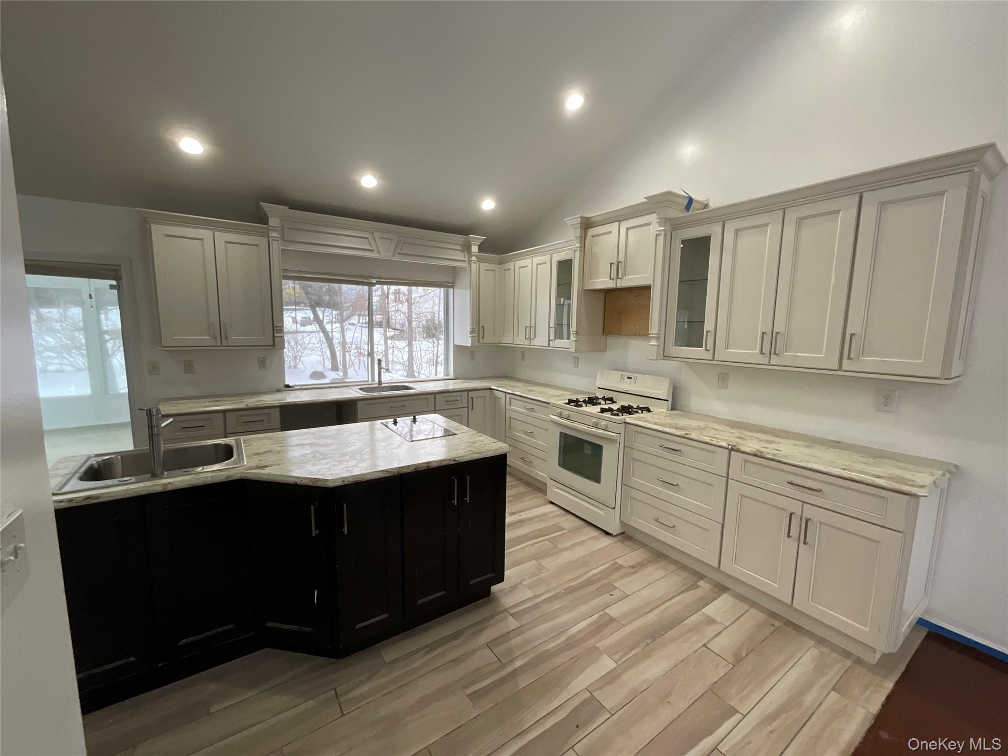 #11 photo, 7 Country Hollow, Highland Mills , NY 10930