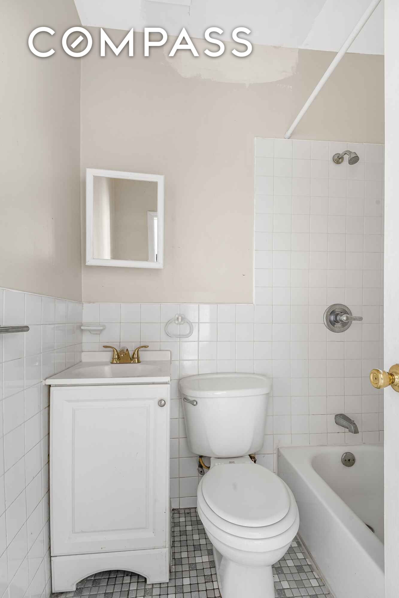 #9 photo, 1501 Broadway, Bushwick , NY 11221