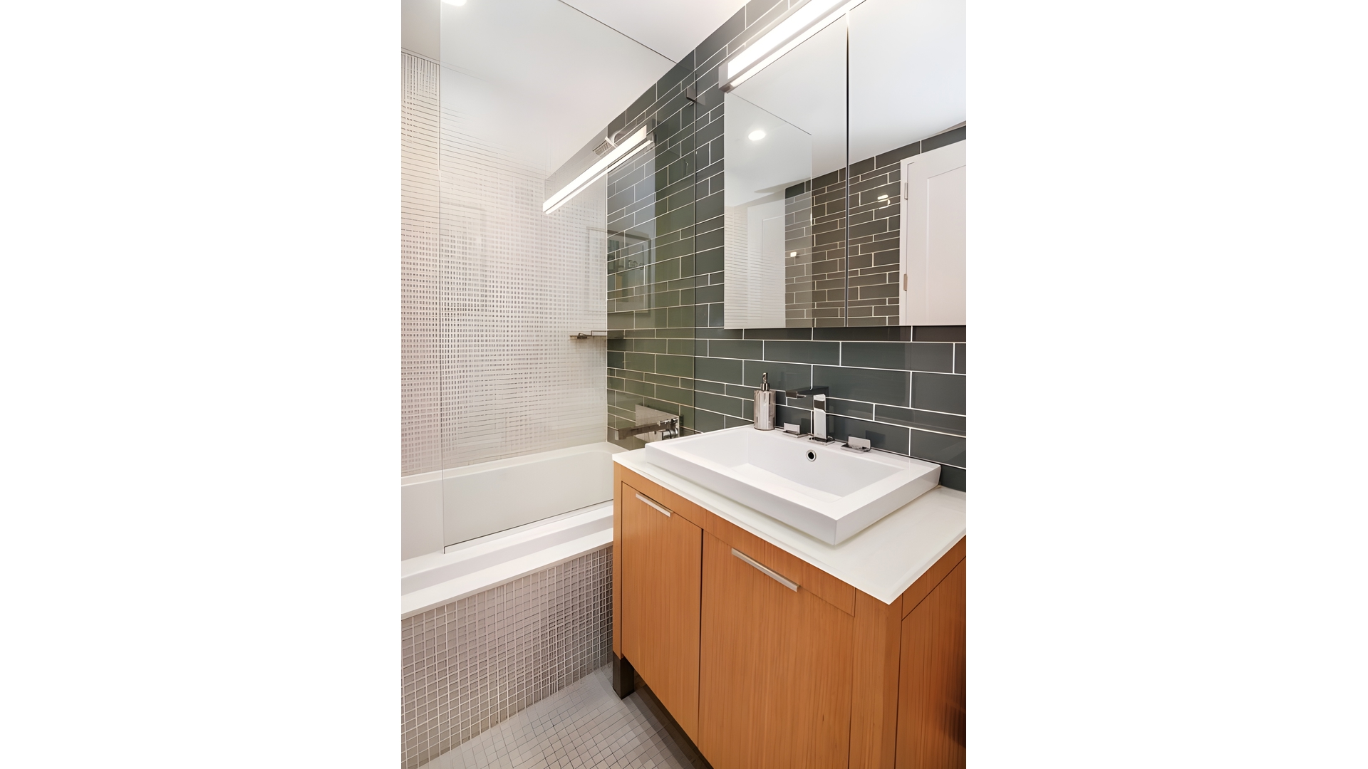 #9 photo, 34 N 7TH Street, Williamsburg , NY 11249