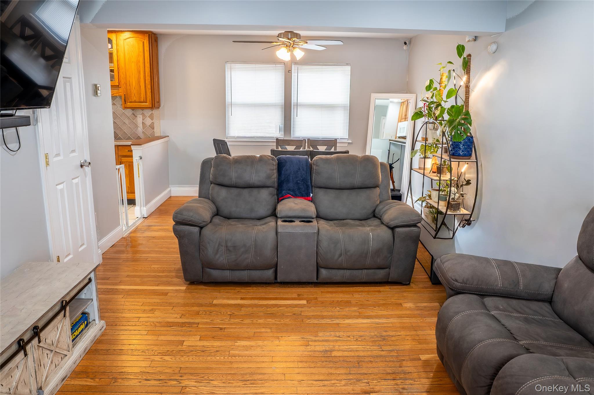 #5 photo, 160 Pennsylvania Avenue, Medford , NY 11763