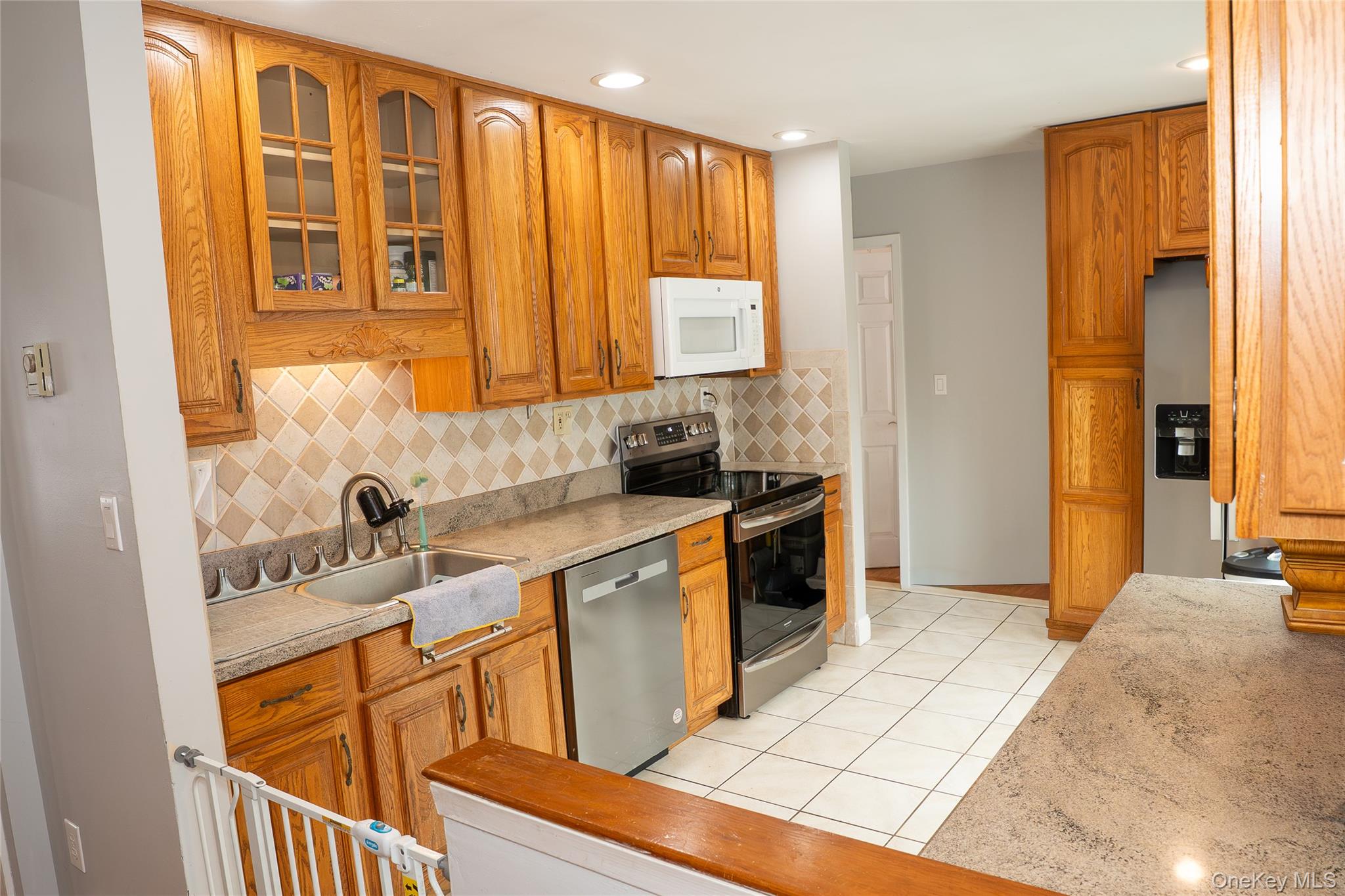 #8 photo, 160 Pennsylvania Avenue, Medford , NY 11763