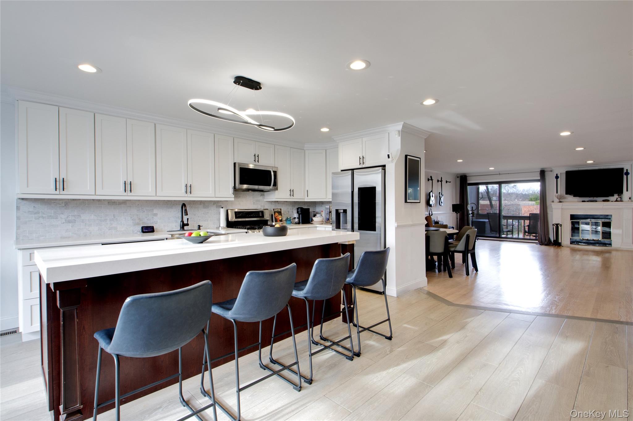 #6 photo, 17 John Bean Court, Port Washington , NY 11050