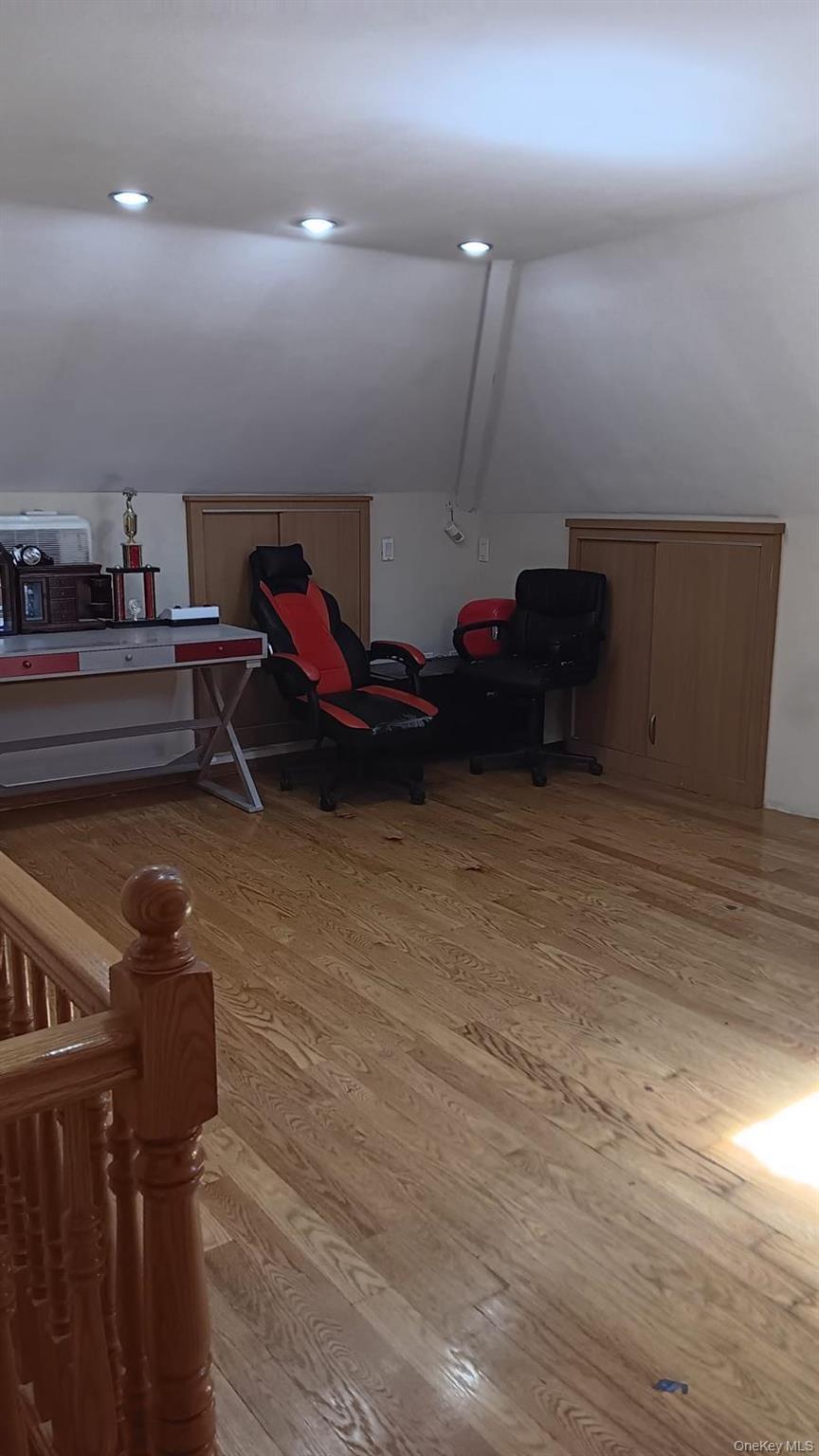 #4 photo, 17507 73rd Avenue, 뉴욕퀸즈 프레시 미도우스 Fresh Meadows , NY 11366