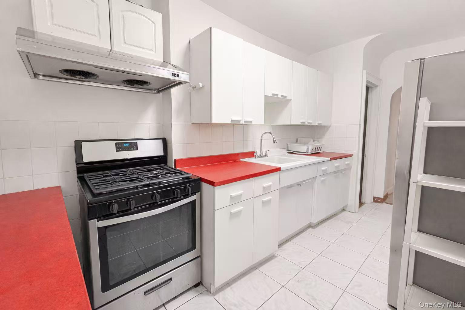 #2 photo, 5013 47th Street, كوينز Woodside , NY 11377