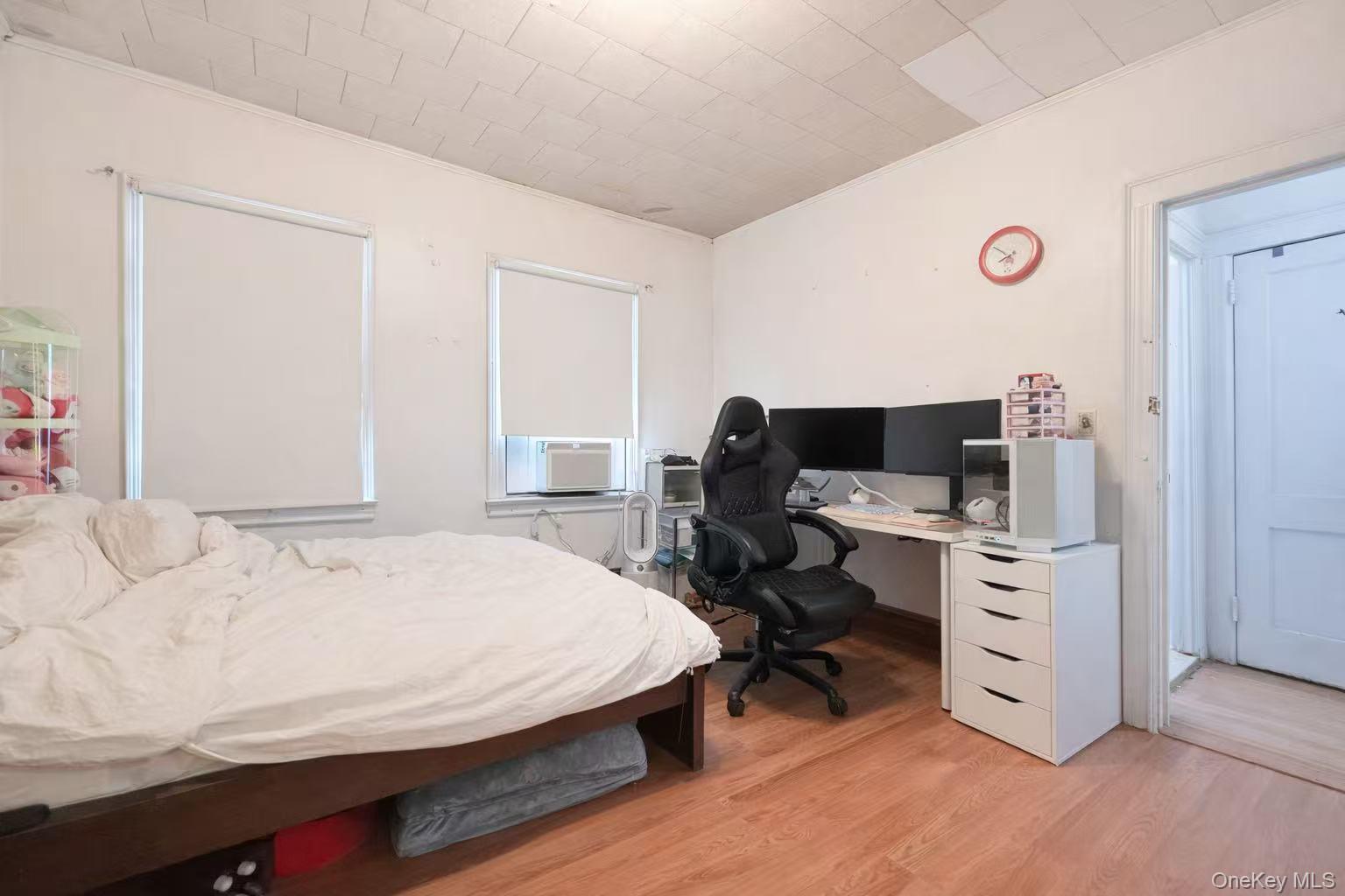 #7 photo, 5013 47th Street, كوينز Woodside , NY 11377