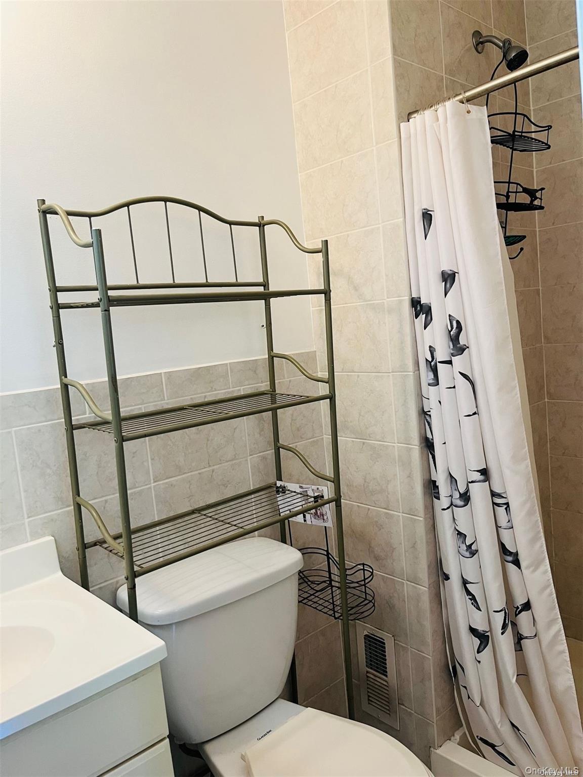 #16 photo, 40 Willets Drive, Syosset , NY 11791