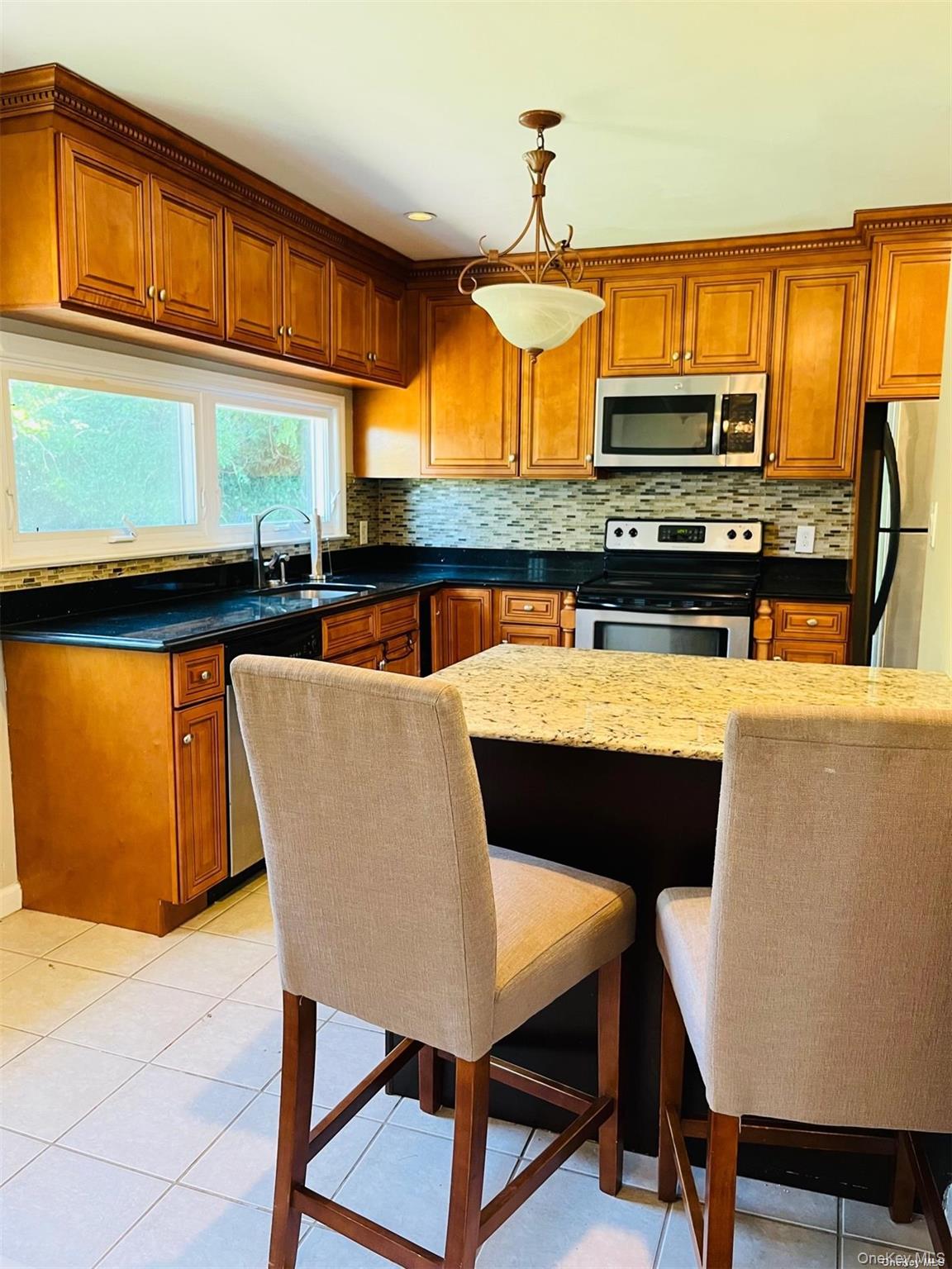 #6 photo, 40 Willets Drive, Syosset , NY 11791