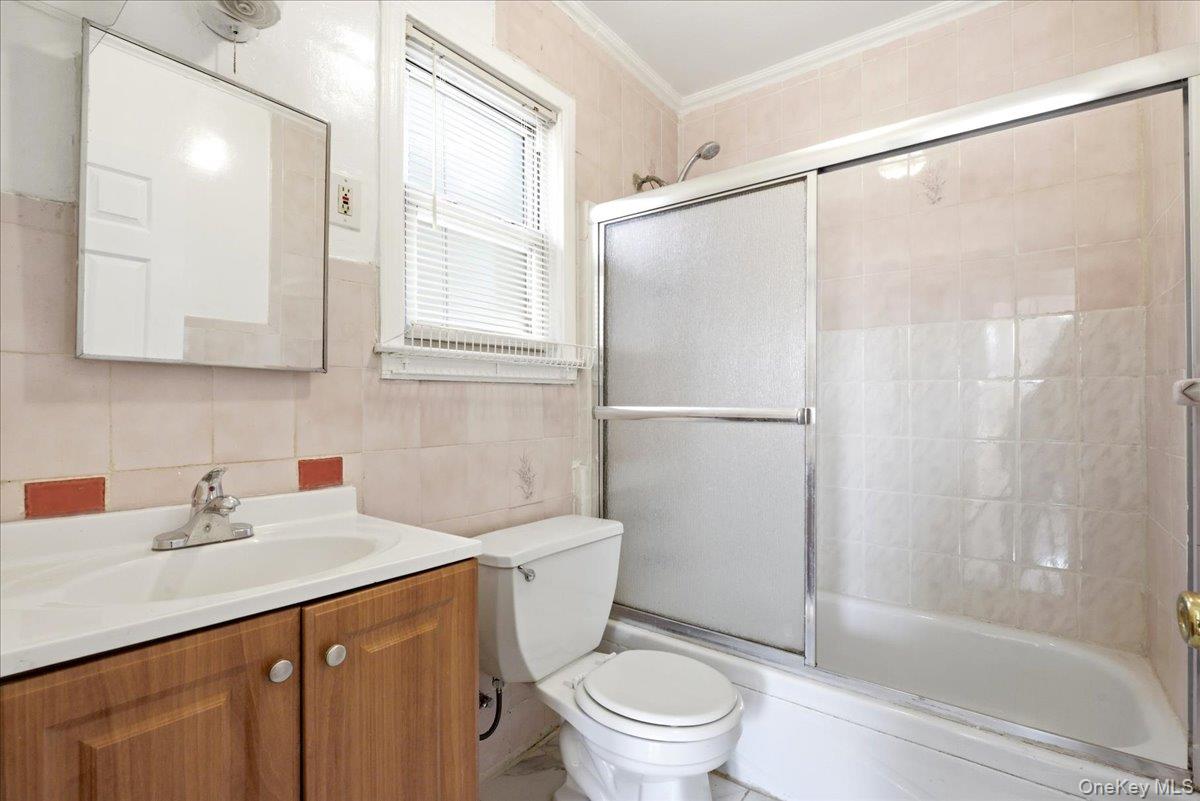 #10 photo, 71-19 Nansen Street, קווינס Forest Hills , NY 11375