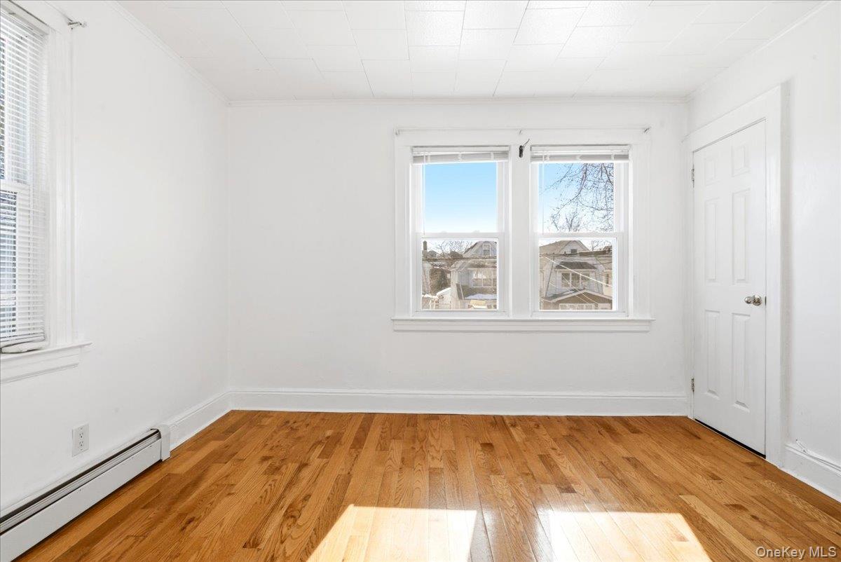 #12 photo, 71-19 Nansen Street, קווינס Forest Hills , NY 11375