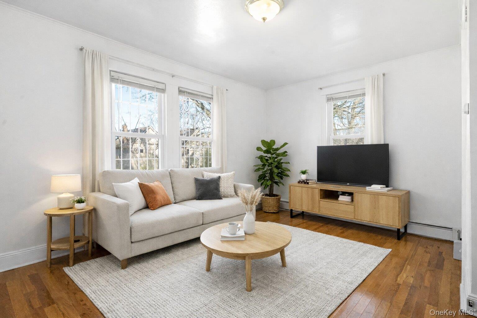 #15 photo, 71-19 Nansen Street, קווינס Forest Hills , NY 11375