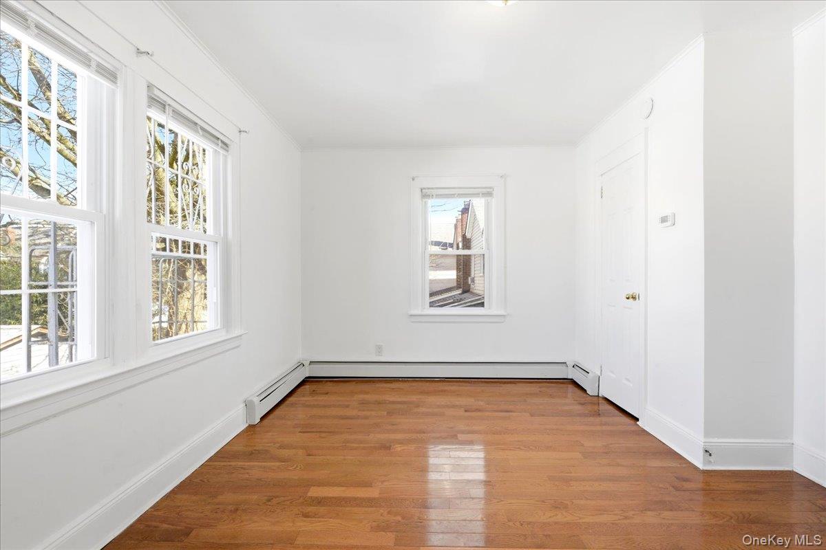 #3 photo, 71-19 Nansen Street, קווינס Forest Hills , NY 11375