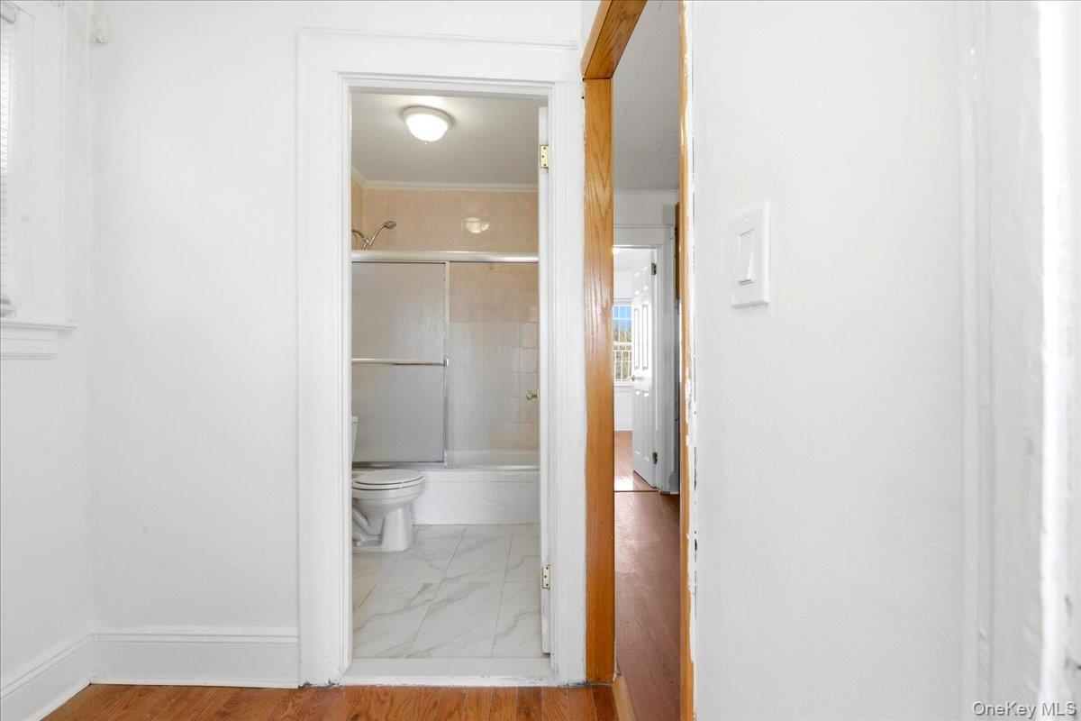 #9 photo, 71-19 Nansen Street, קווינס Forest Hills , NY 11375