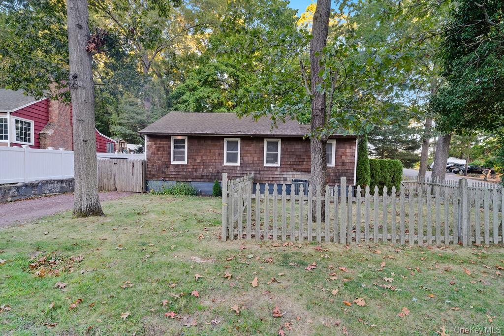 #19 photo, 230 Lakeside Trail, Ridge , NY 11961