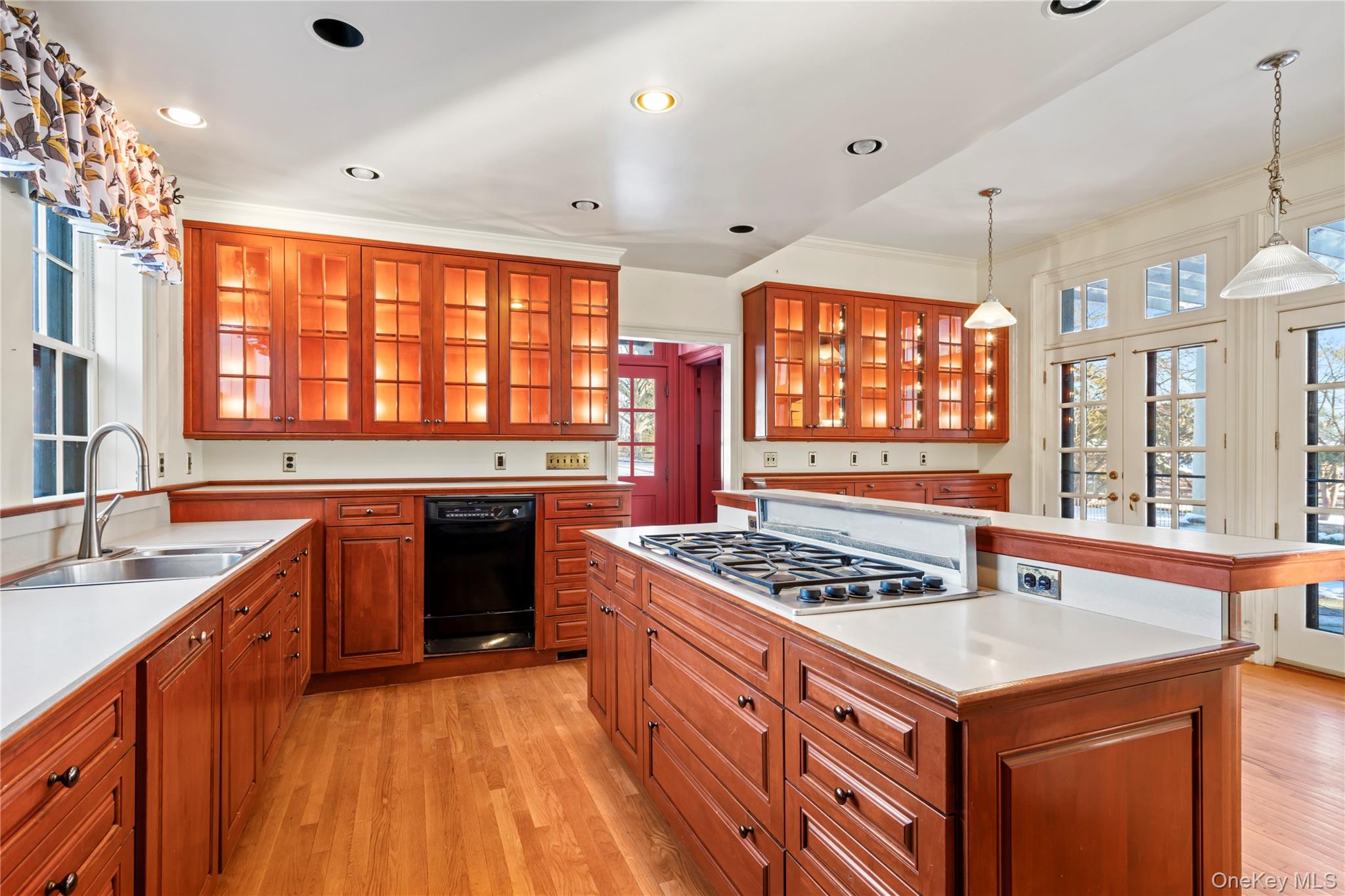 #16 photo, 203 Store Hill Road, নাসাউ কাউন্টি Old Westbury , NY 11568