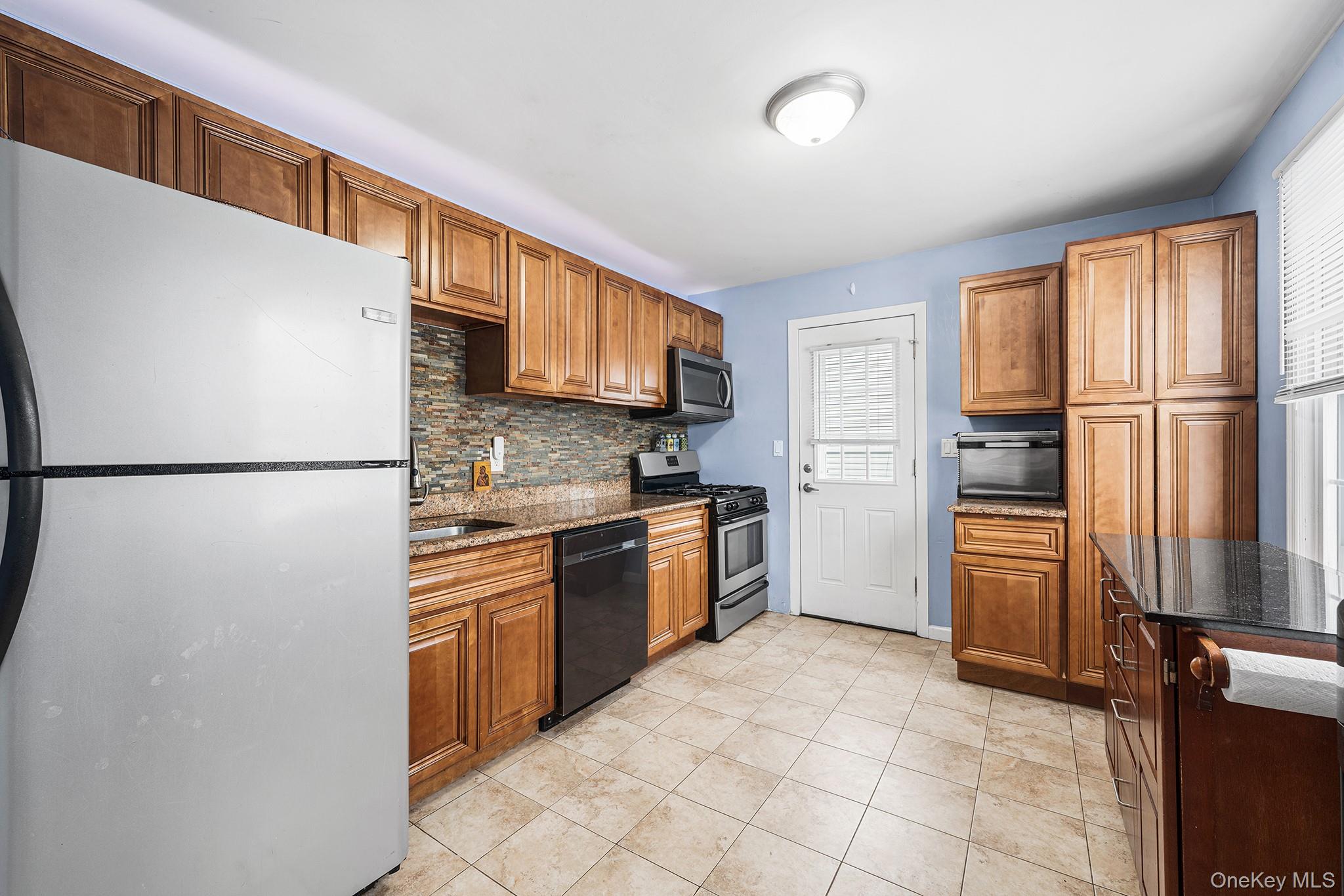 #10 photo, 7 Cambridge Avenue, Bethpage , NY 11714