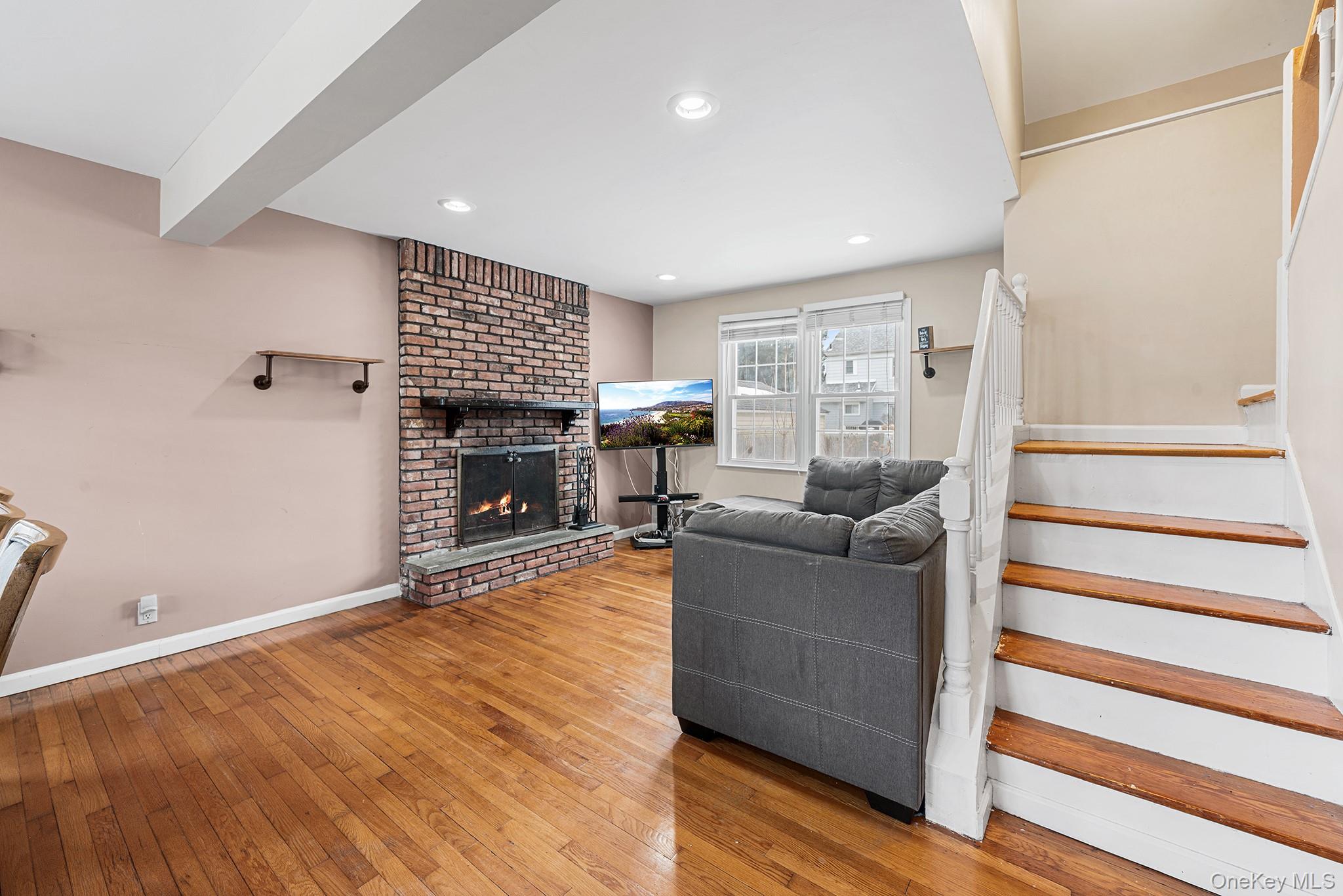 #6 photo, 7 Cambridge Avenue, Bethpage , NY 11714