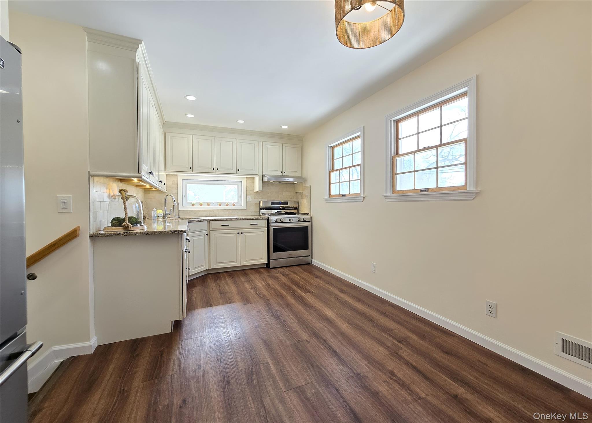 #6 photo, 165 Edgewater Avenue, Bayport , NY 11705