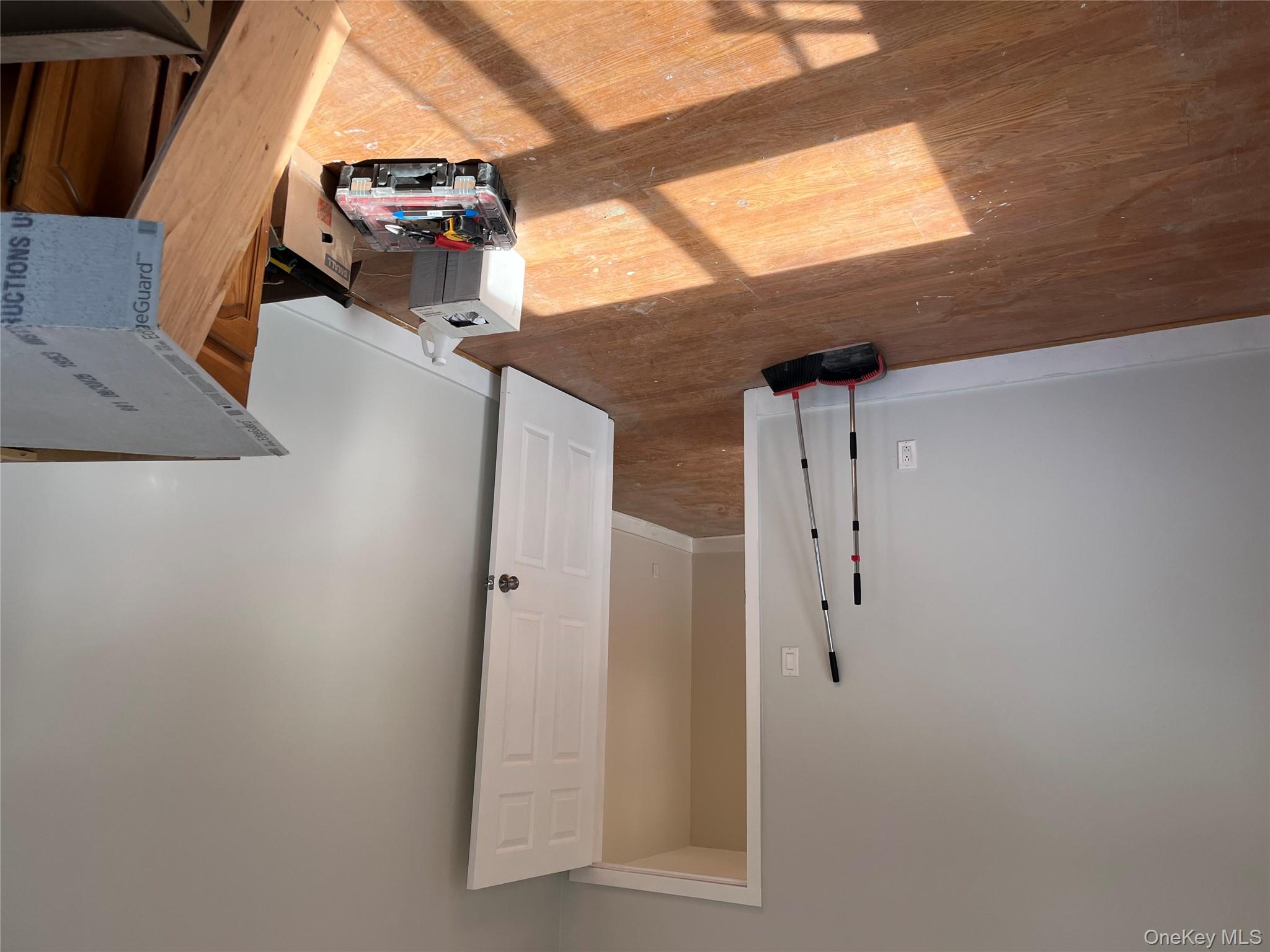 #12 photo, 43 california Avenue, Hempstead , NY 11550