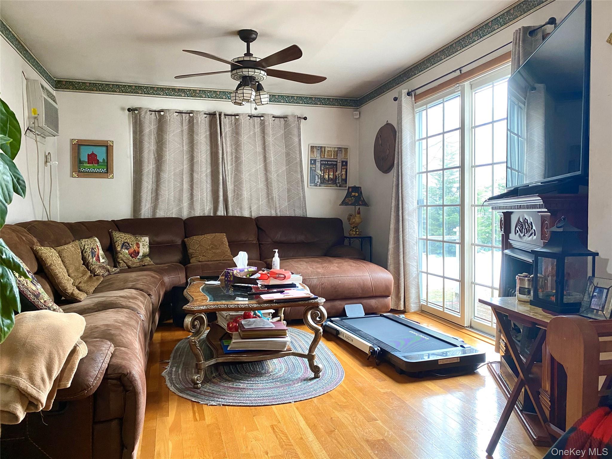 #6 photo, 3070 Lowell Avenue, 롱 아일랜드 Wantagh , NY 11793