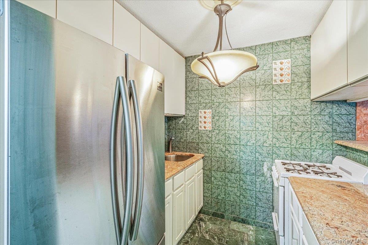 #11 photo, 138-35 Elder Avenue, 플러싱 Flushing , NY 11355