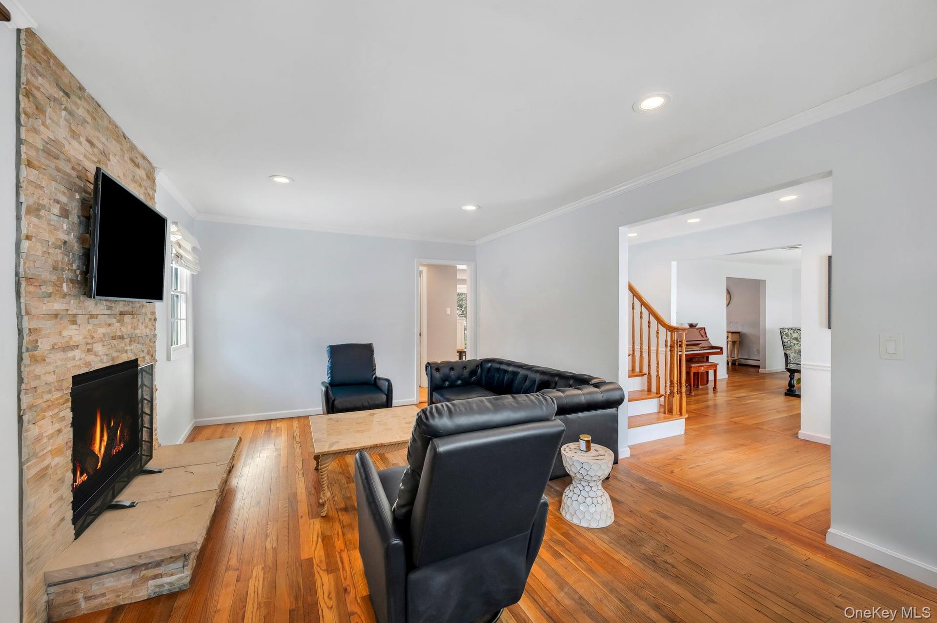 #13 photo, 120 Alden Drive, سوفولك Port Jefferson , NY 11777