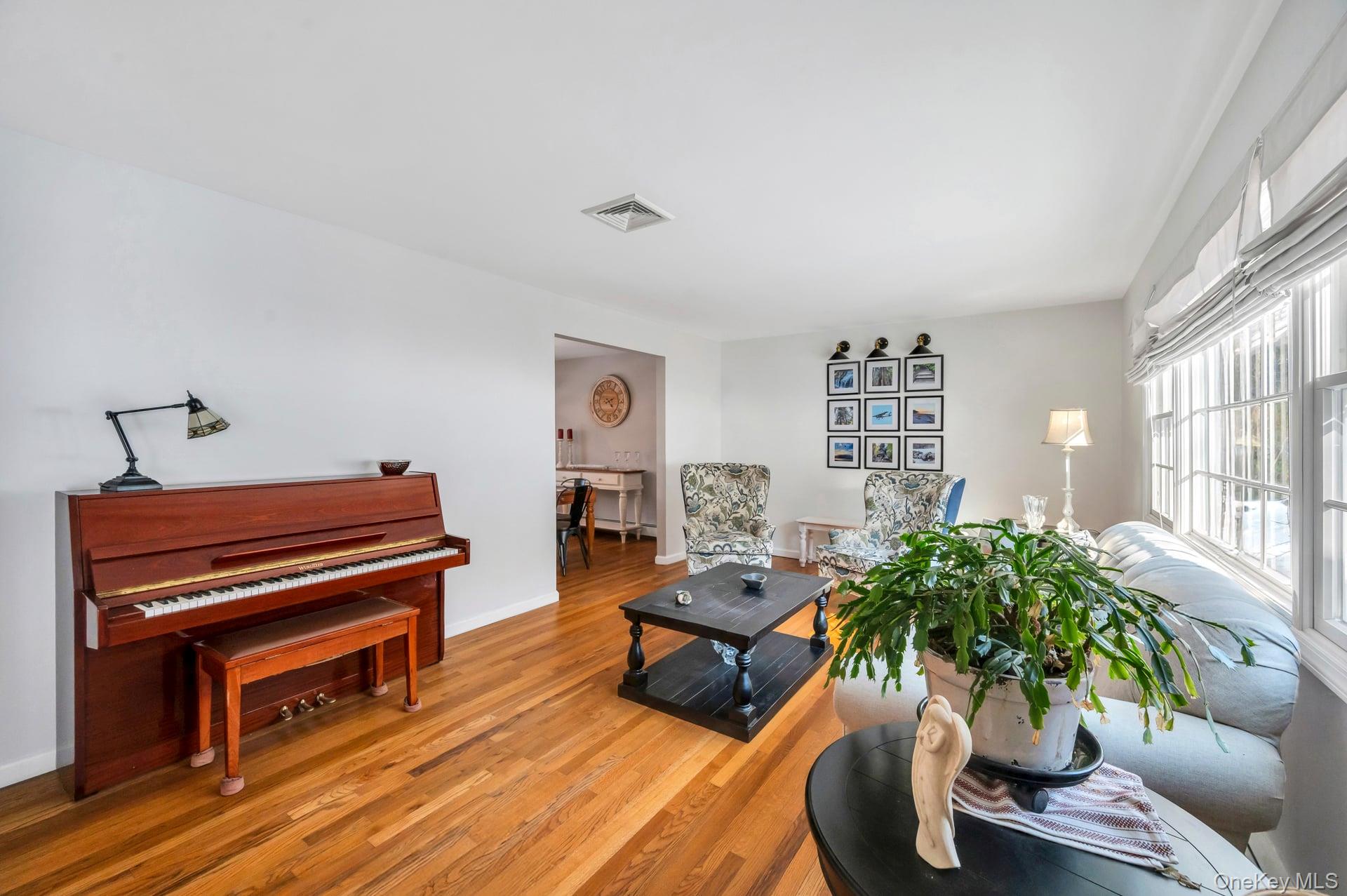 #17 photo, 120 Alden Drive, سوفولك Port Jefferson , NY 11777