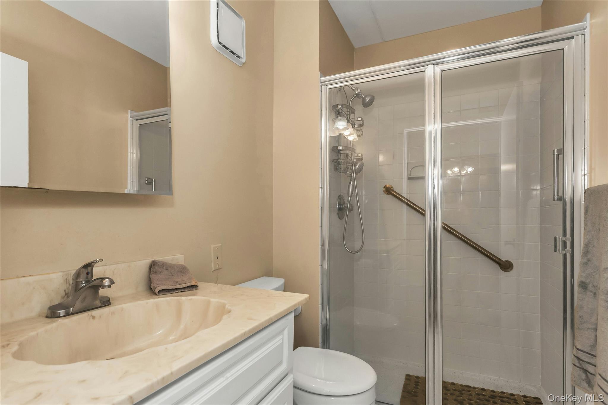 #11 photo, 800 Willis Avenue, 롱 아일랜드 Albertson , NY 11507