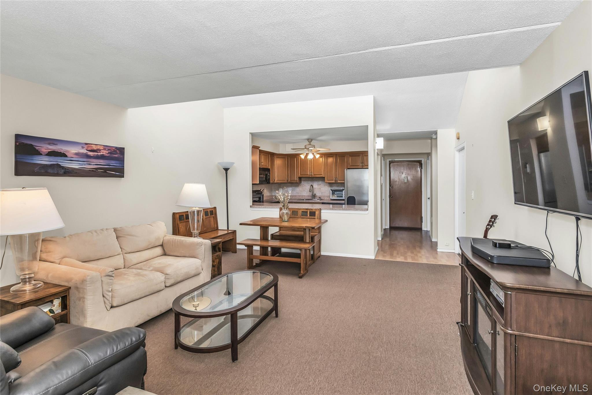 #3 photo, 800 Willis Avenue, 롱 아일랜드 Albertson , NY 11507