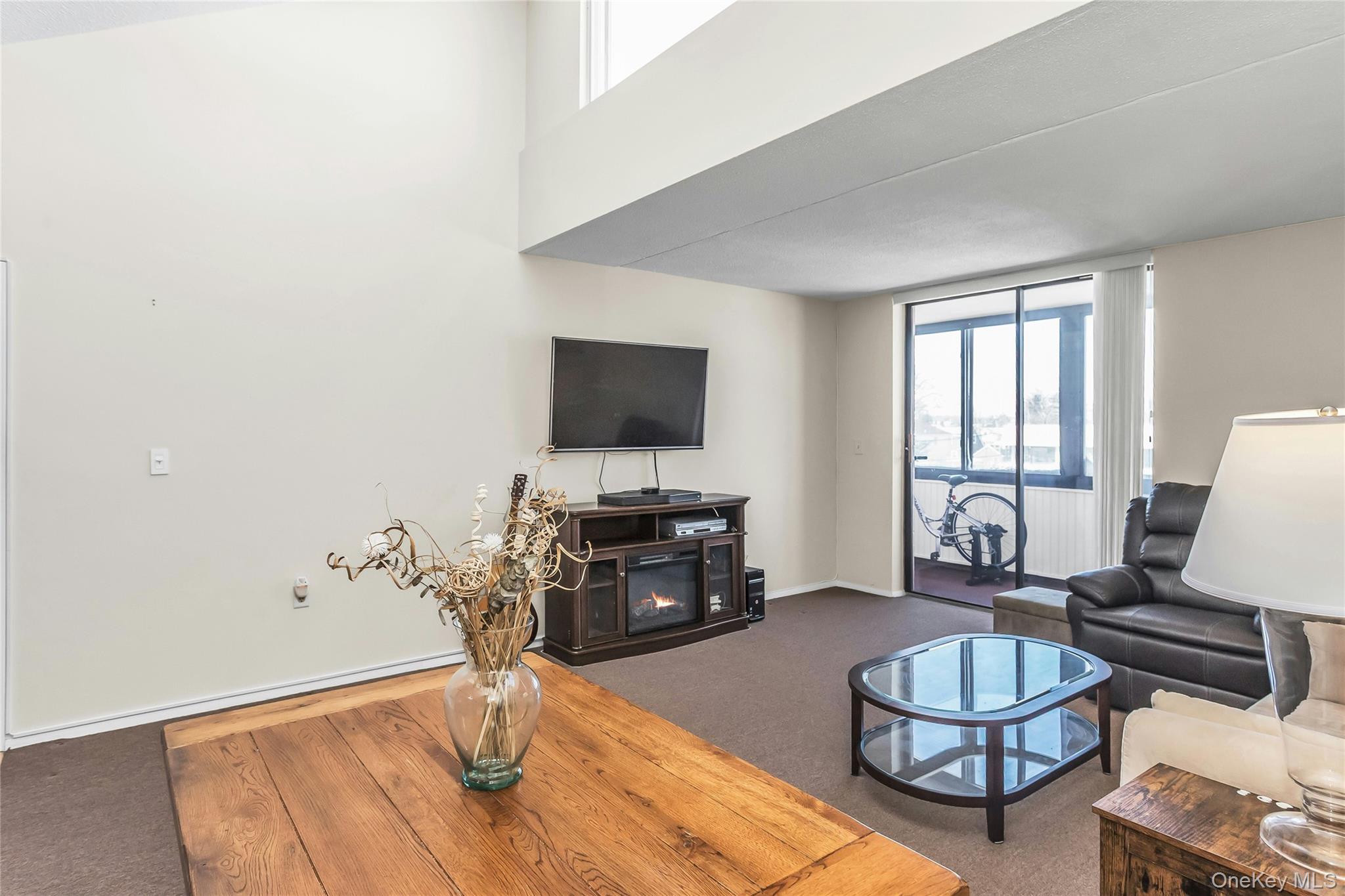 #6 photo, 800 Willis Avenue, 롱 아일랜드 Albertson , NY 11507