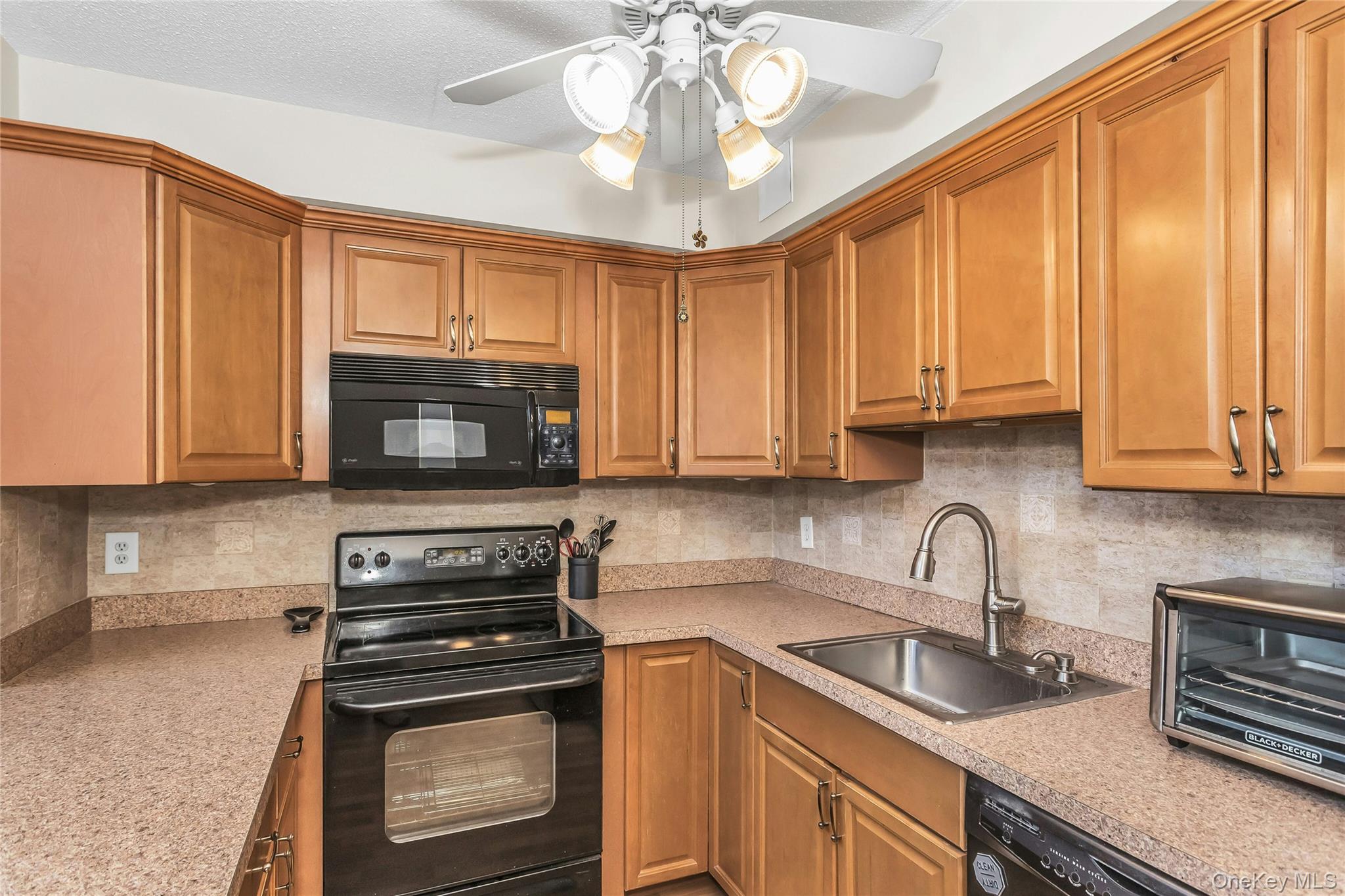 #9 photo, 800 Willis Avenue, 롱 아일랜드 Albertson , NY 11507