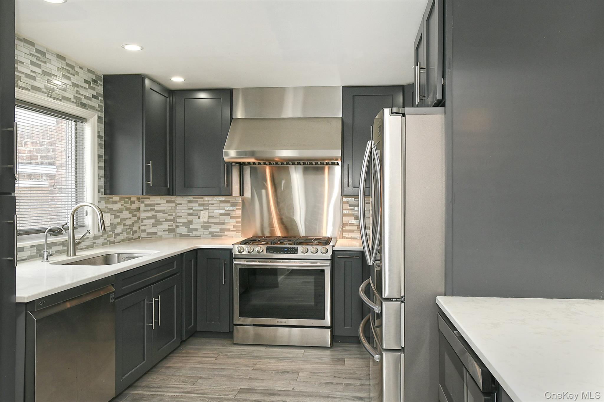 #10 photo, 222-03 Kingsbury Avenue, קווינס Bayside , NY 11364