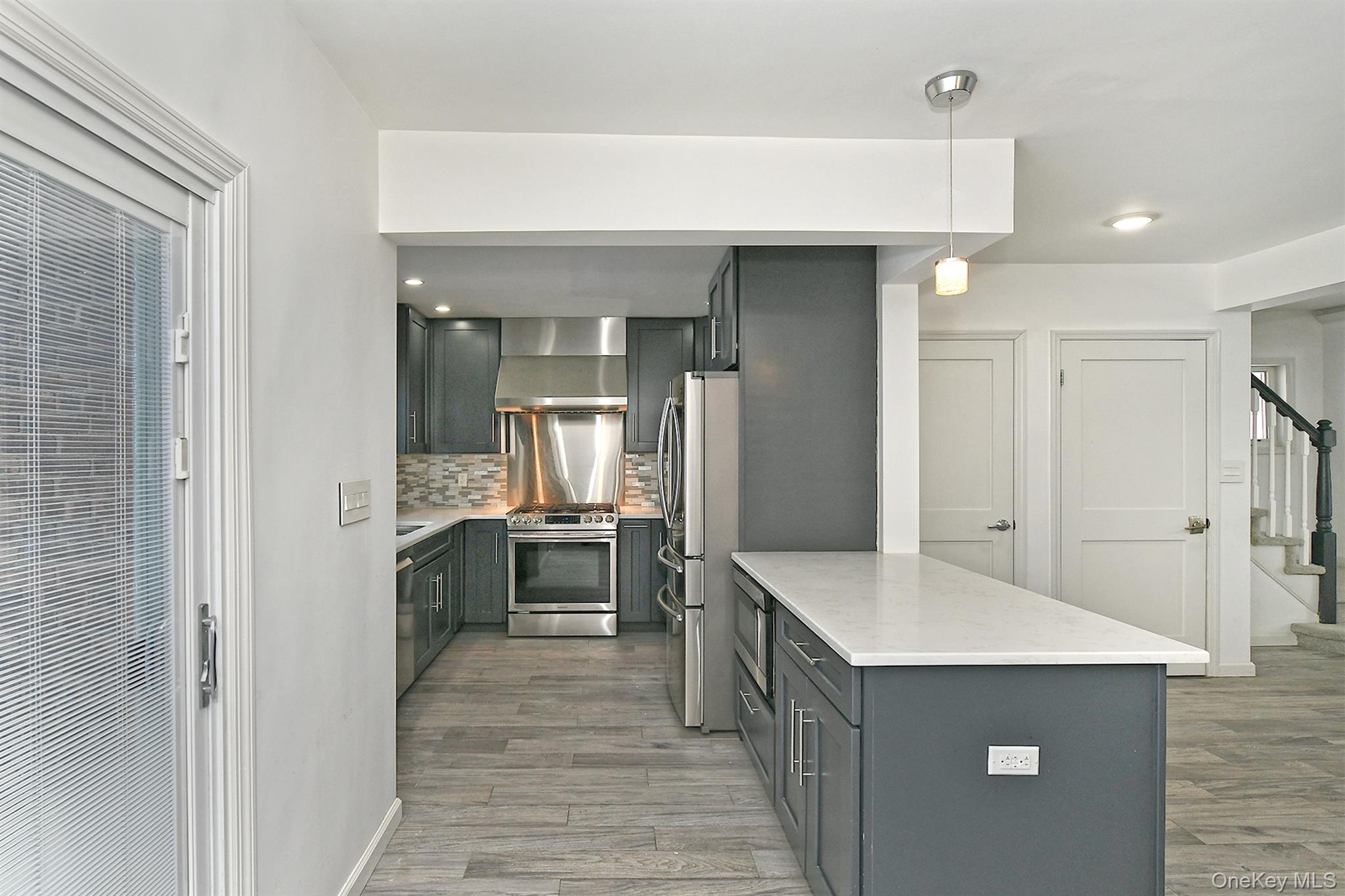 #13 photo, 222-03 Kingsbury Avenue, קווינס Bayside , NY 11364