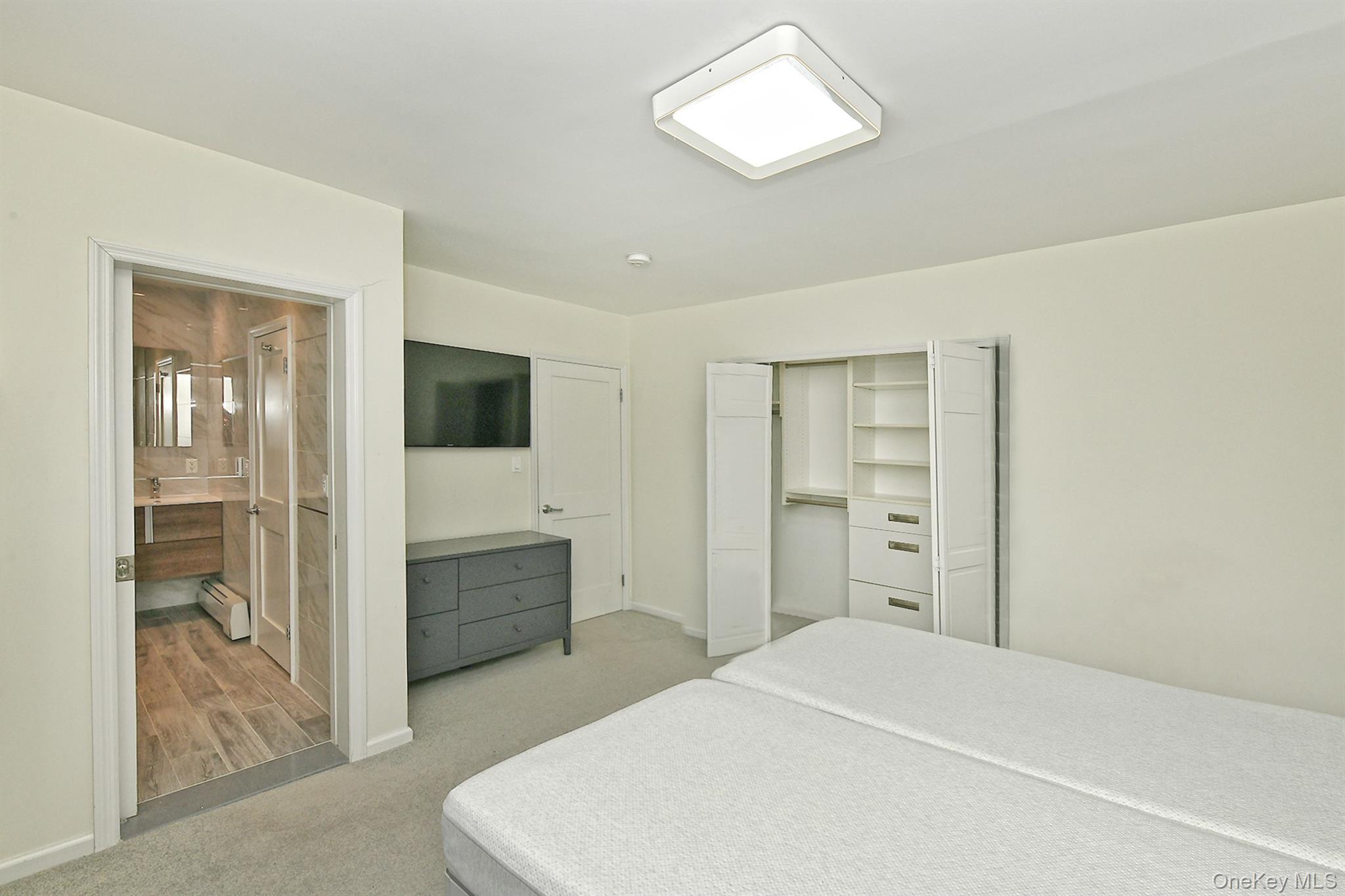 #16 photo, 222-03 Kingsbury Avenue, קווינס Bayside , NY 11364