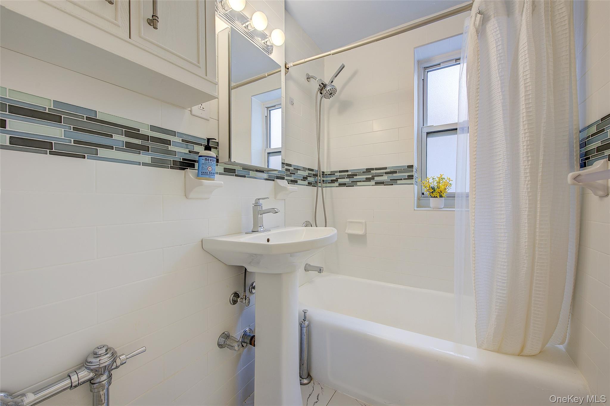 #12 photo, 33-15 81st Street, 皇后區 傑克遜高地 Jackson Heights , NY 11372